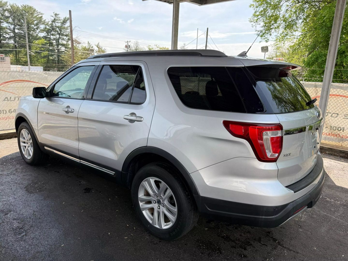 2019 Ford Explorer - Image 13