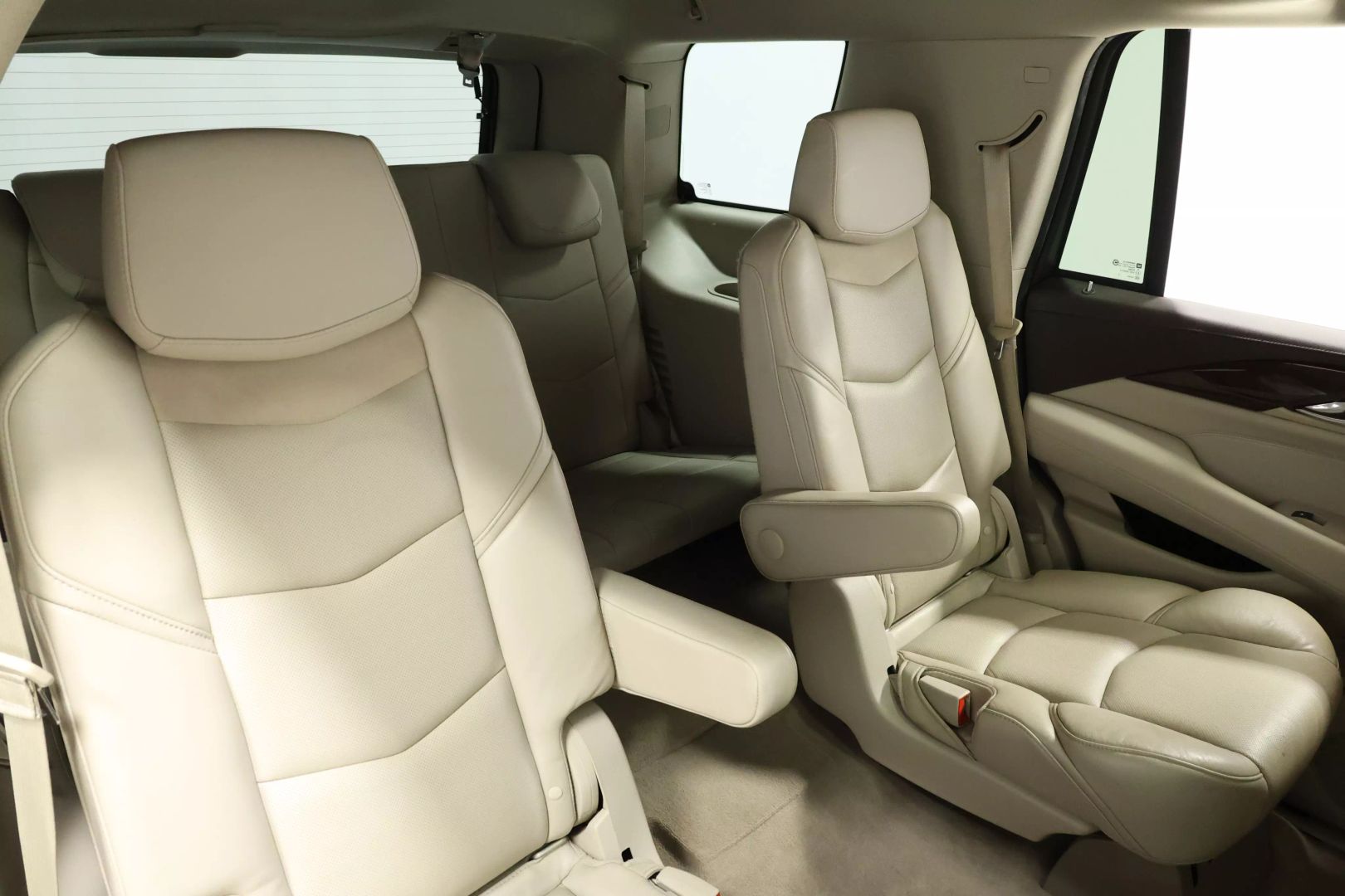 2017 Cadillac Escalade - Image 88