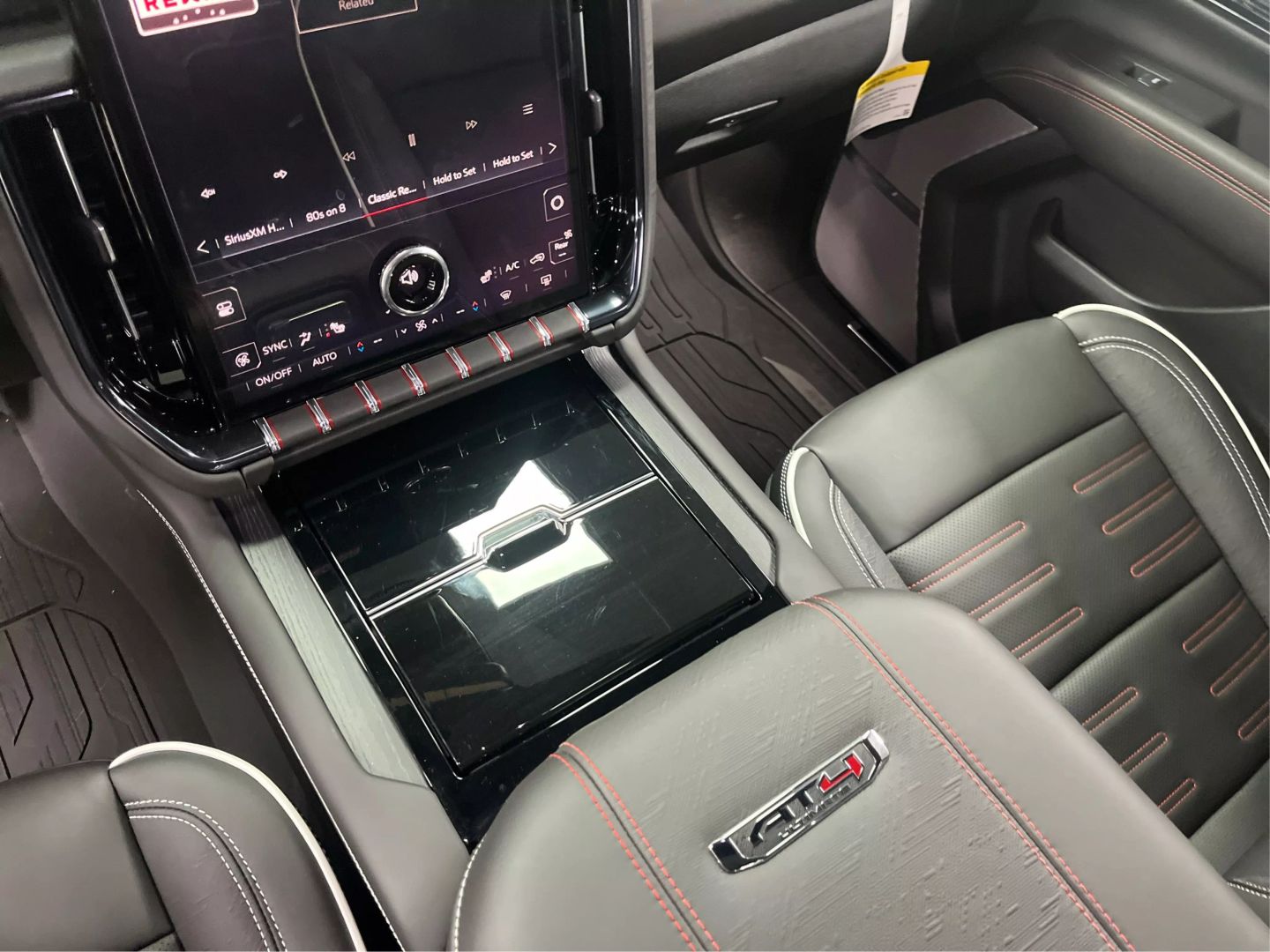 2025 Gmc Yukon - Image 16