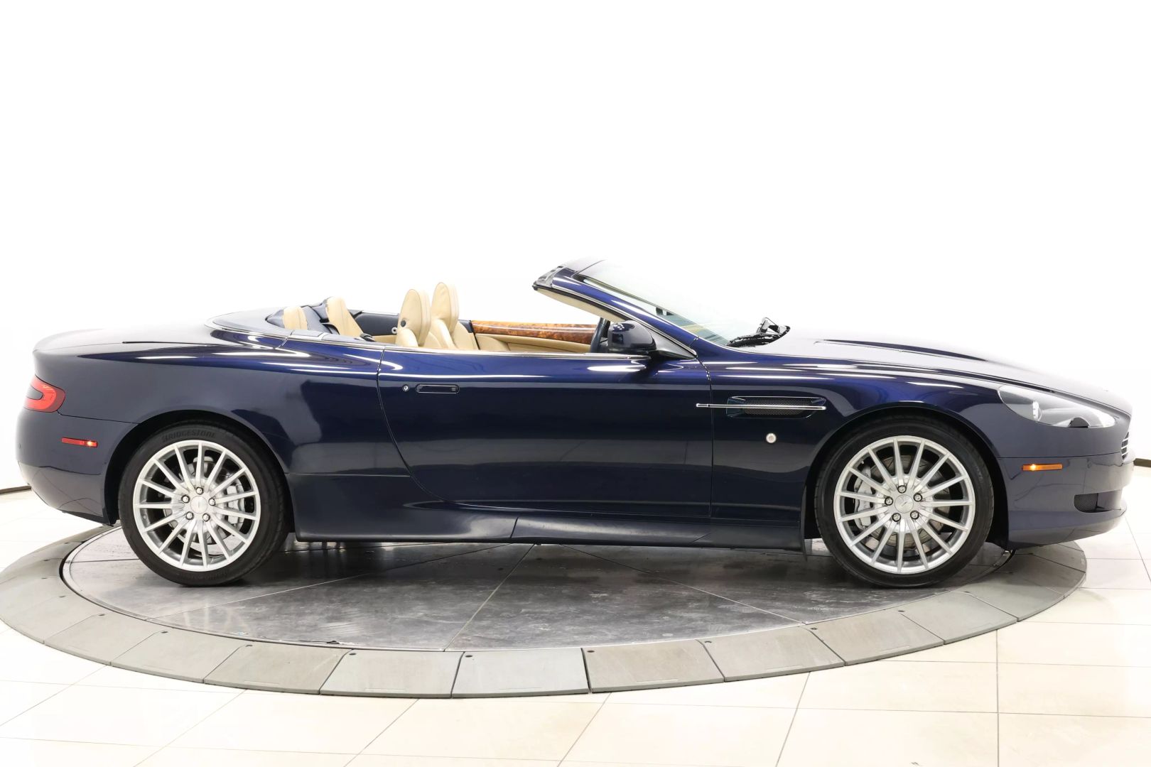 2008 Aston Martin Db9 - Image 59