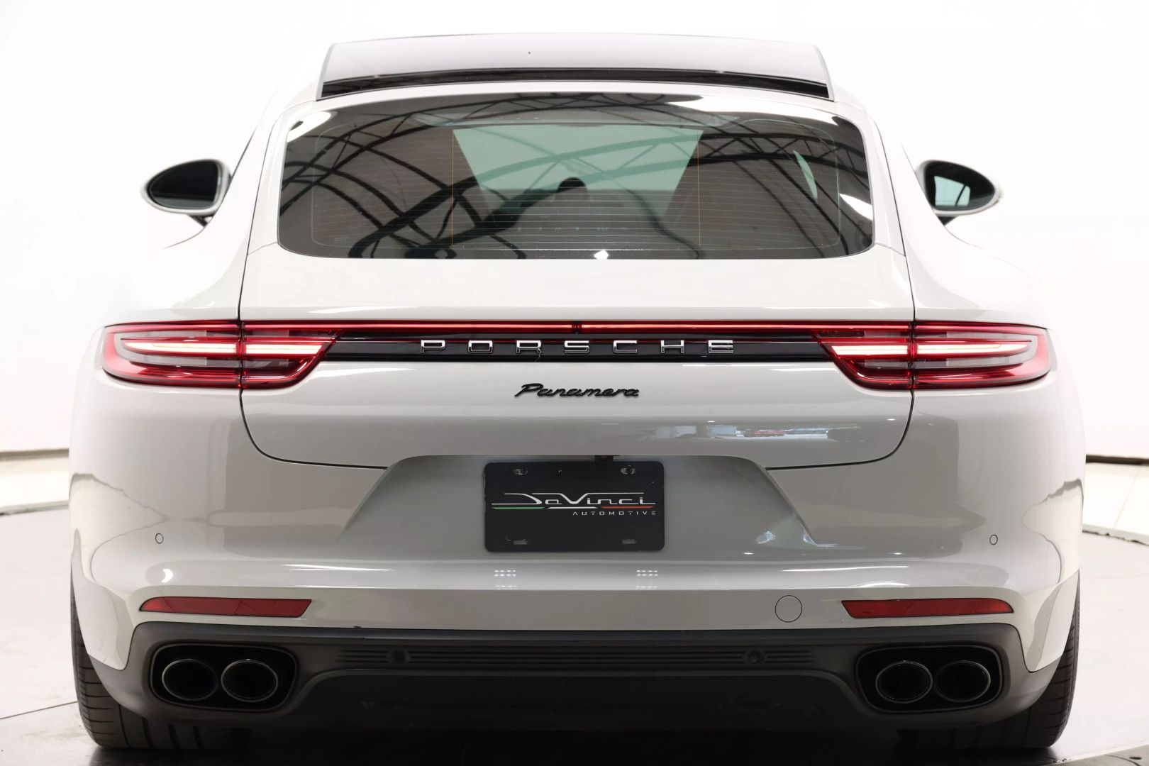 2018 Porsche Panamera - Image 60