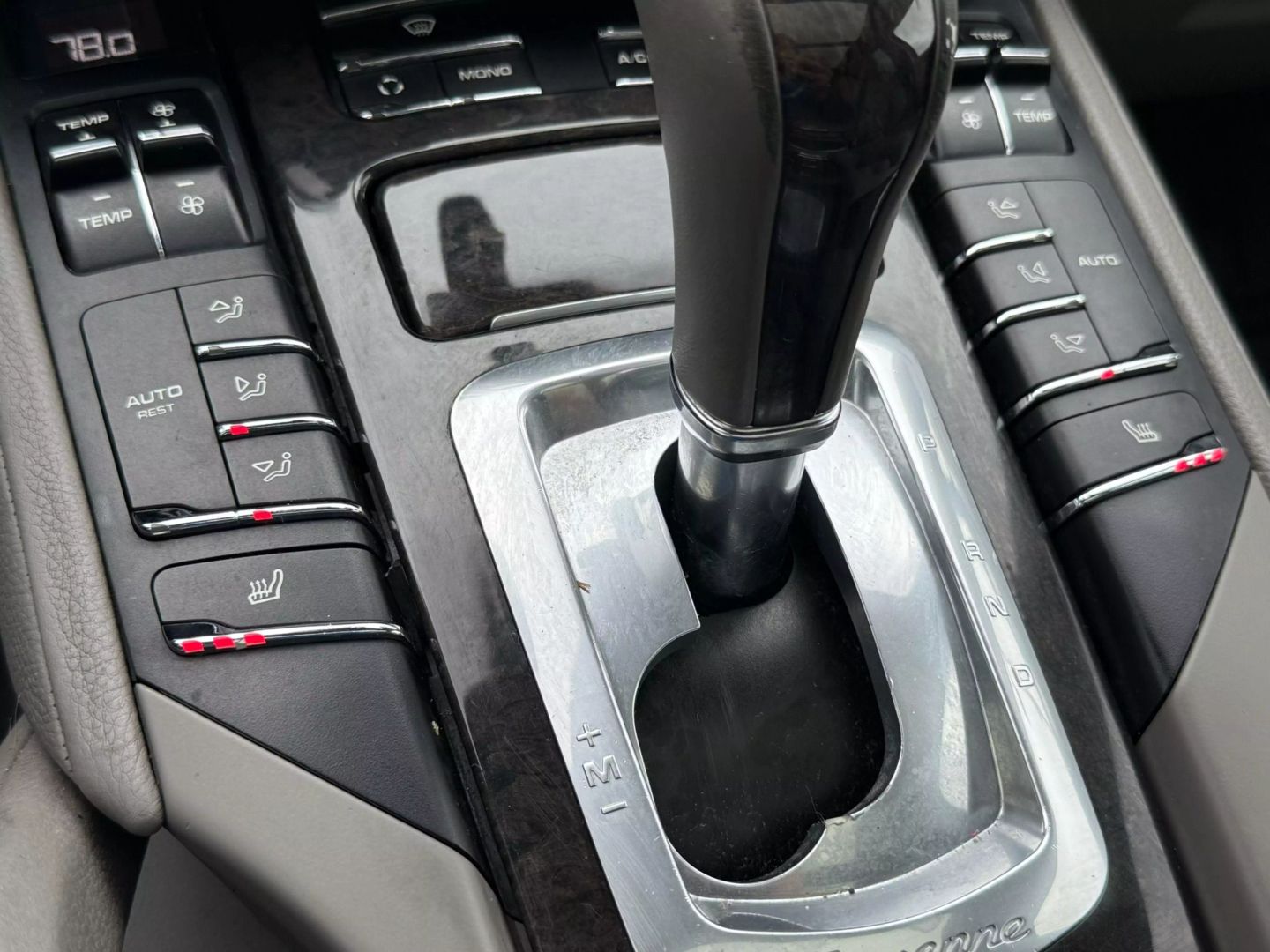 2013 Porsche Cayenne - Image 43