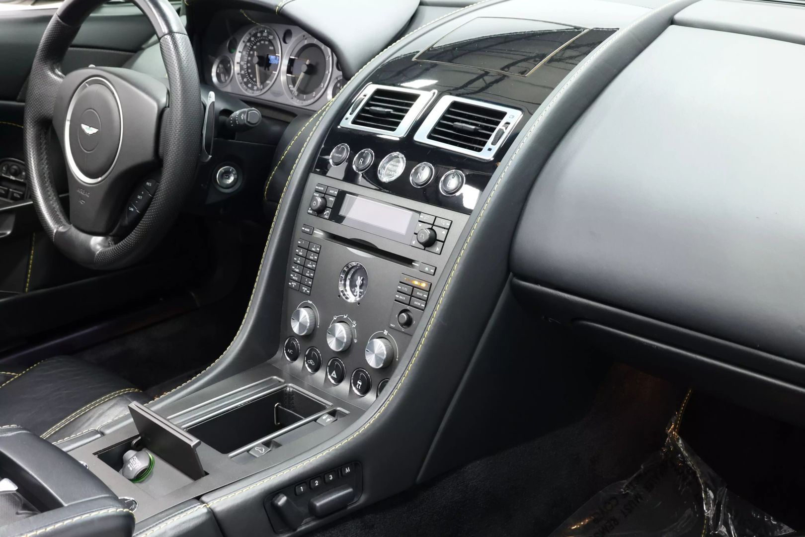 2008 Aston Martin Vantage - Image 75