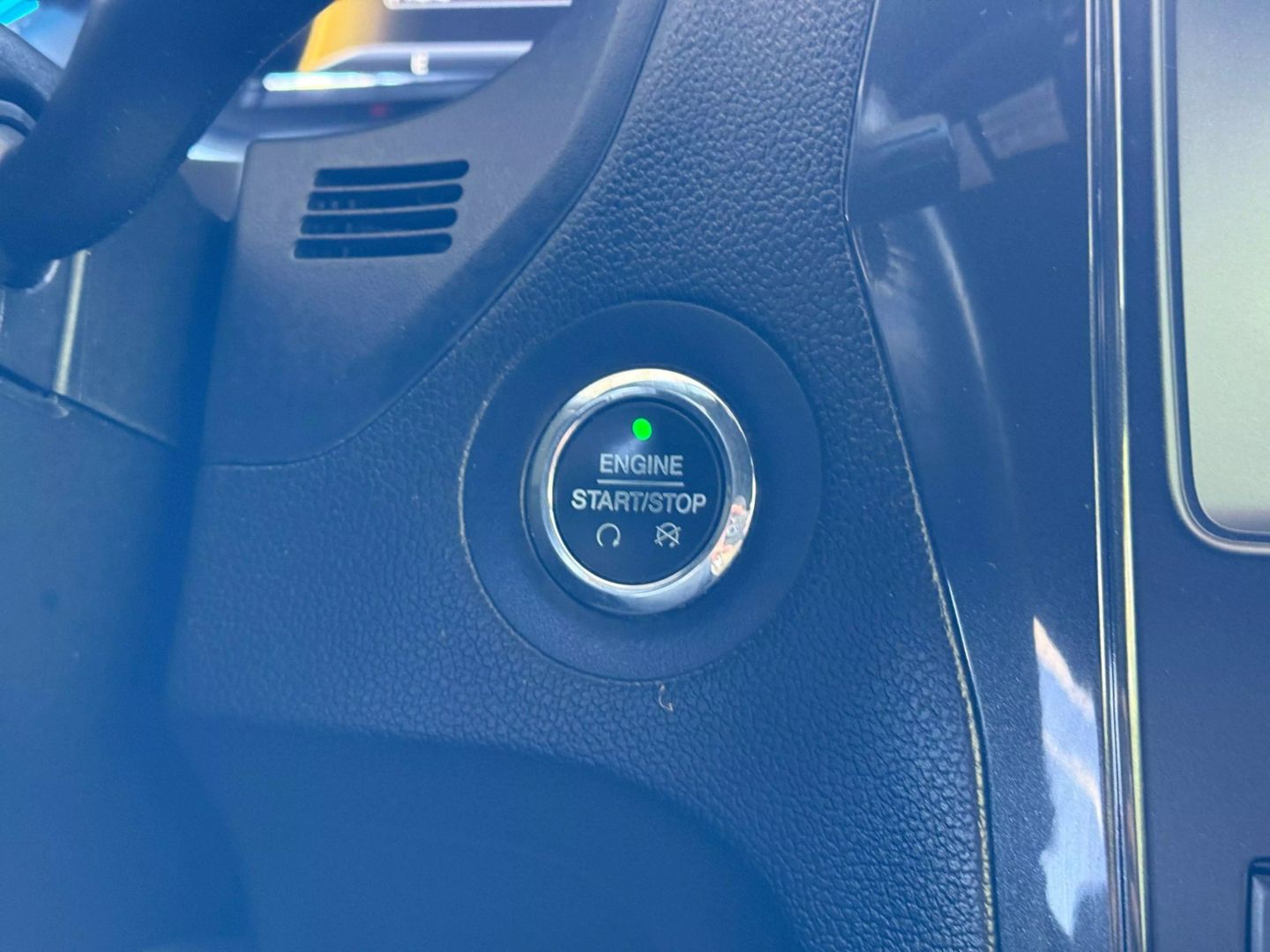 2019 Ford Explorer - Image 31