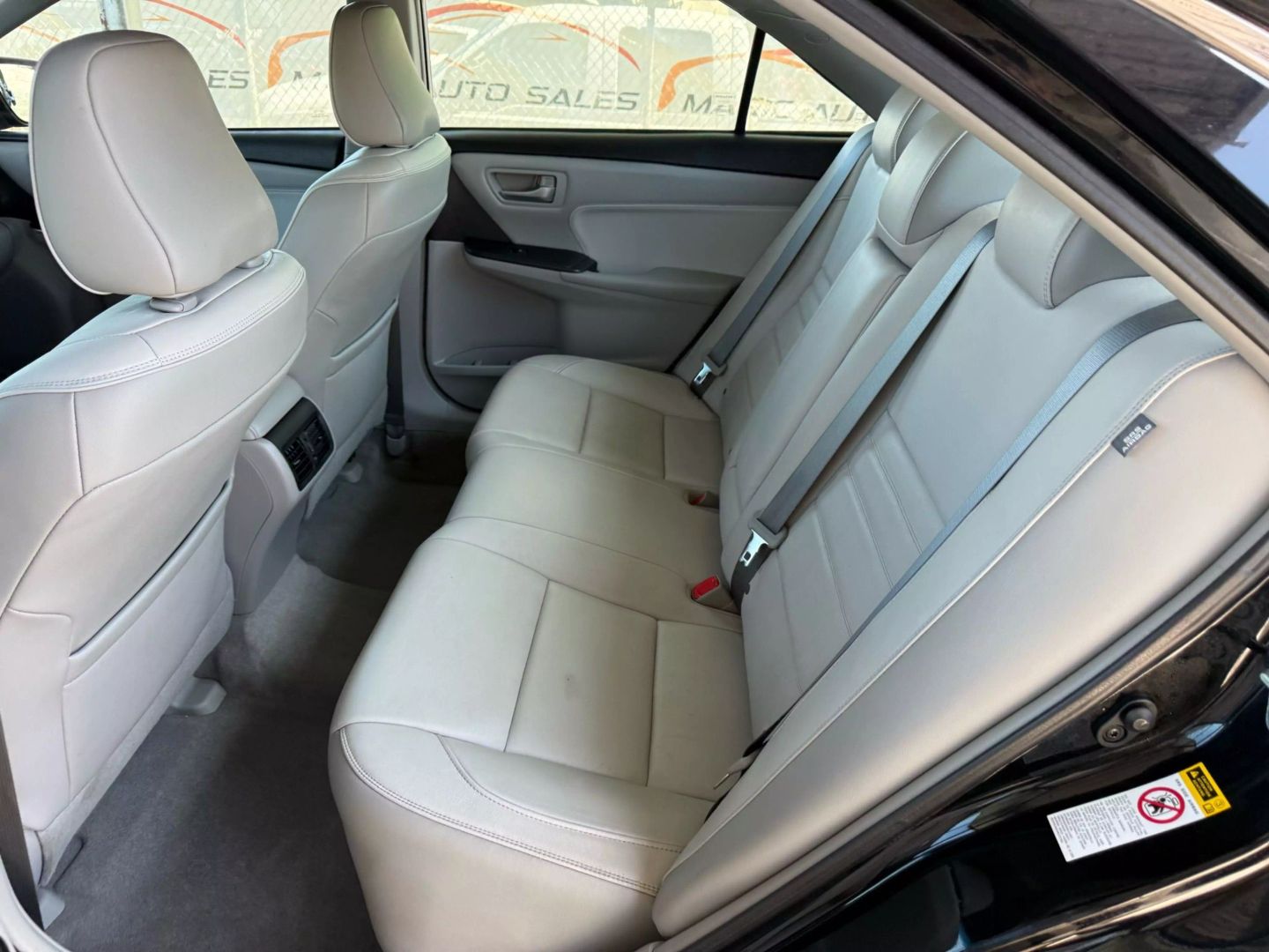 2016 Toyota Camry - Image 18