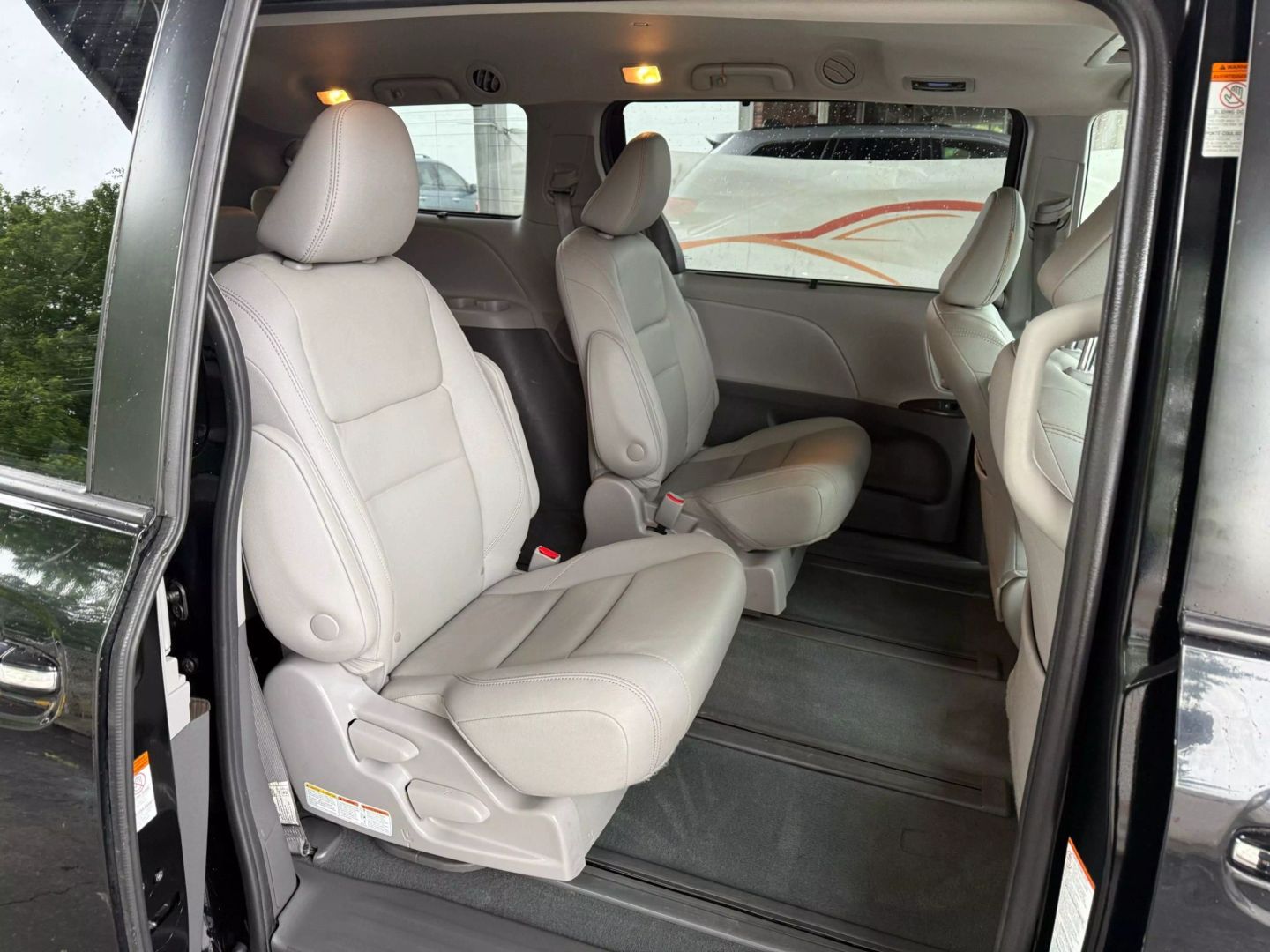 2020 Toyota Sienna - Image 24