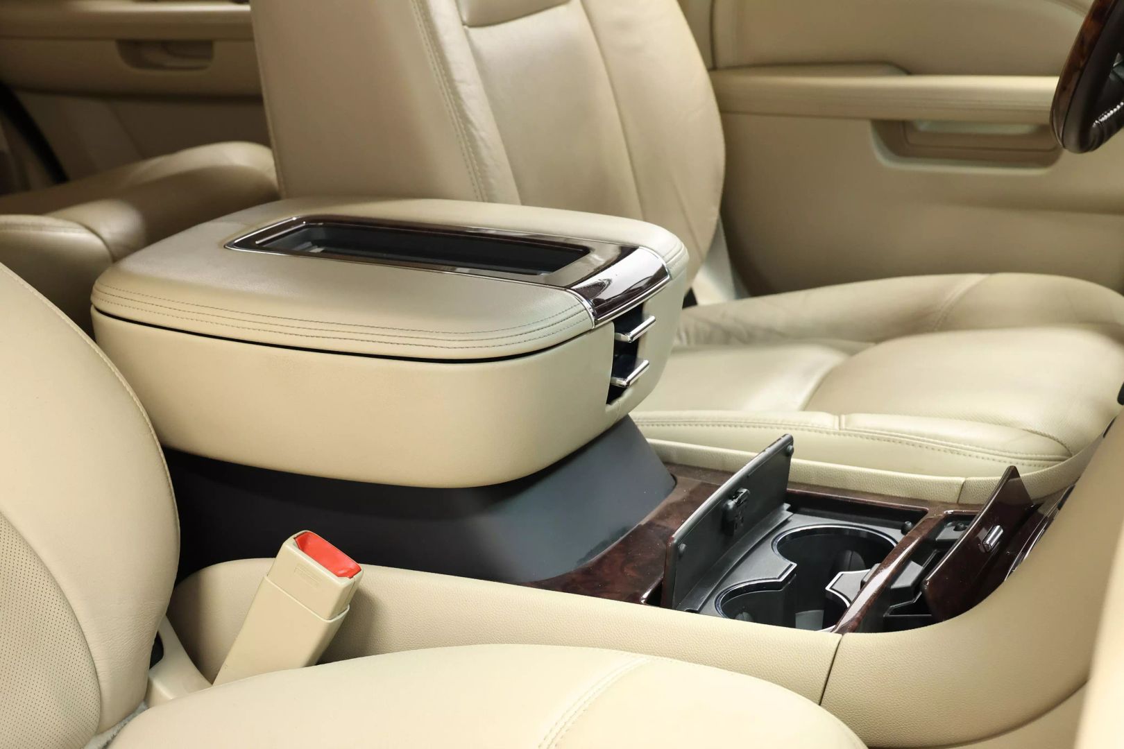 2012 Cadillac Escalade - Image 87