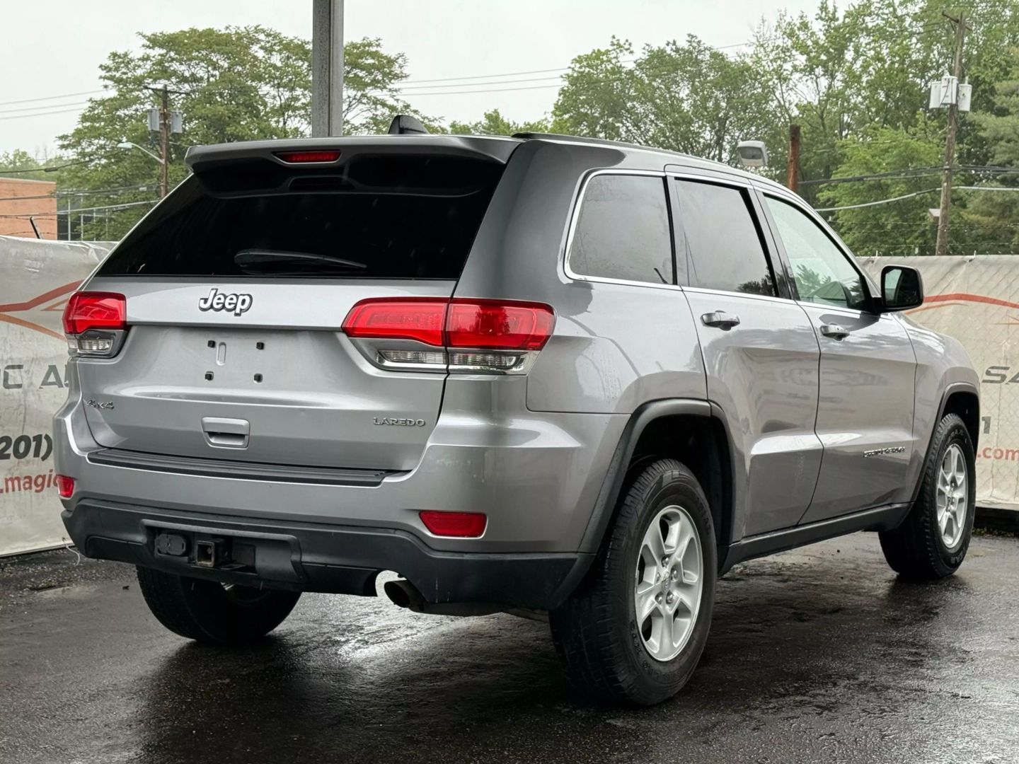 2015 Jeep Grand Cherokee - Image 11