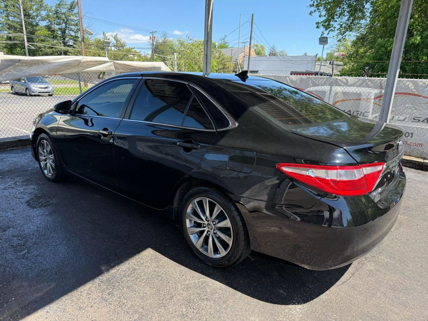 2015 Toyota Camry - Image 13