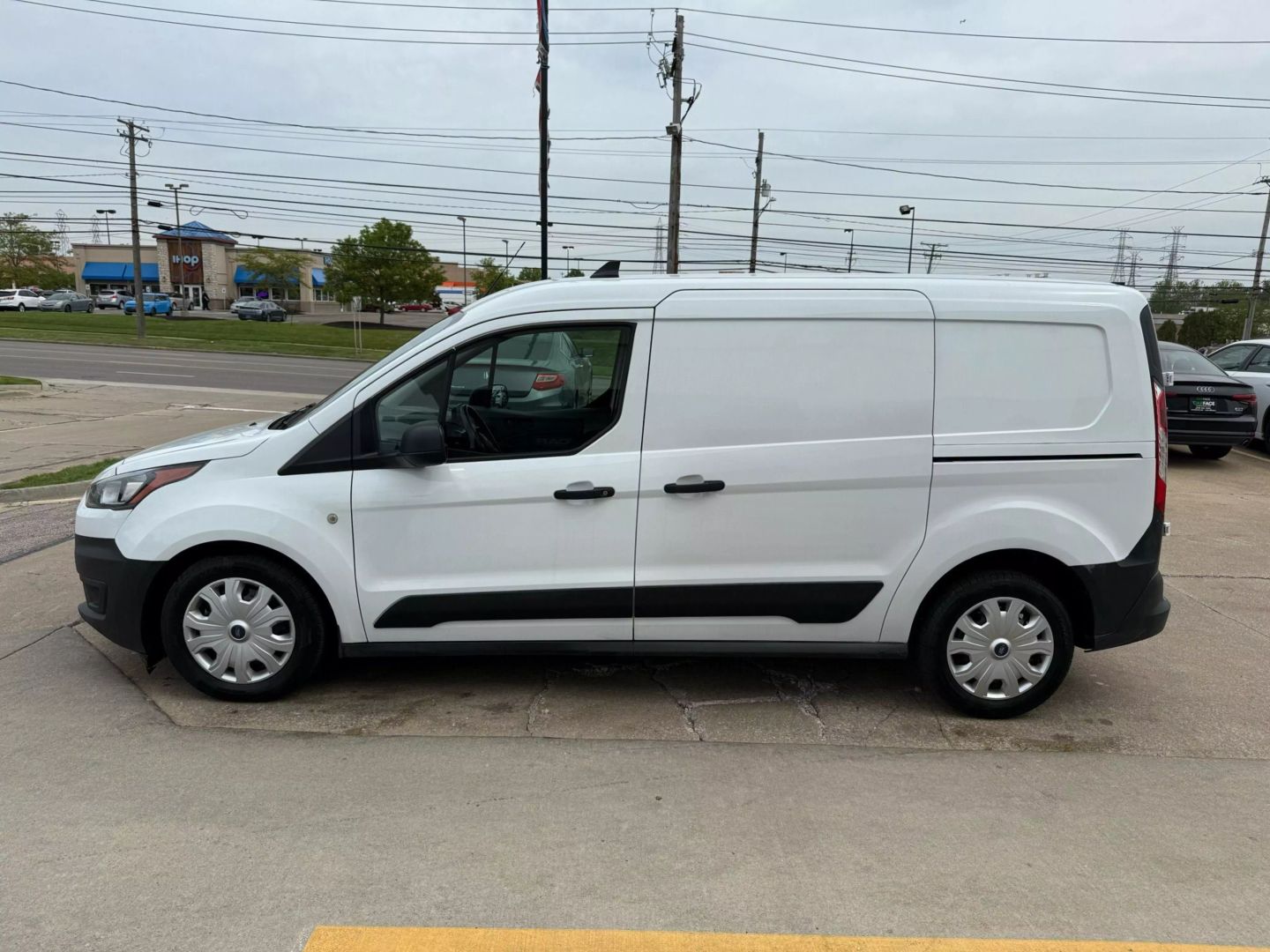 2022 Ford Transit Connect Cargo Van - Image 6