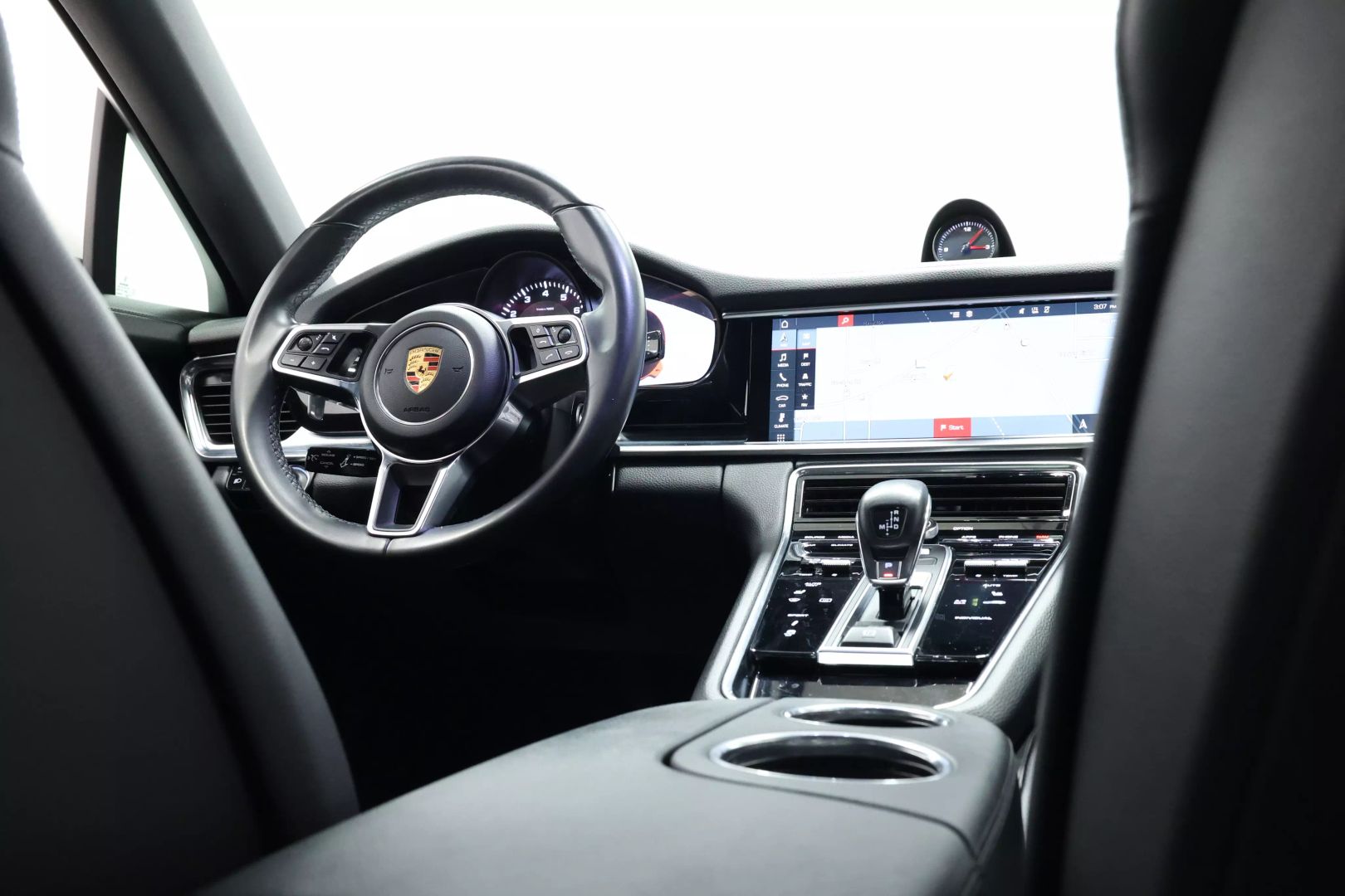 2018 Porsche Panamera - Image 80