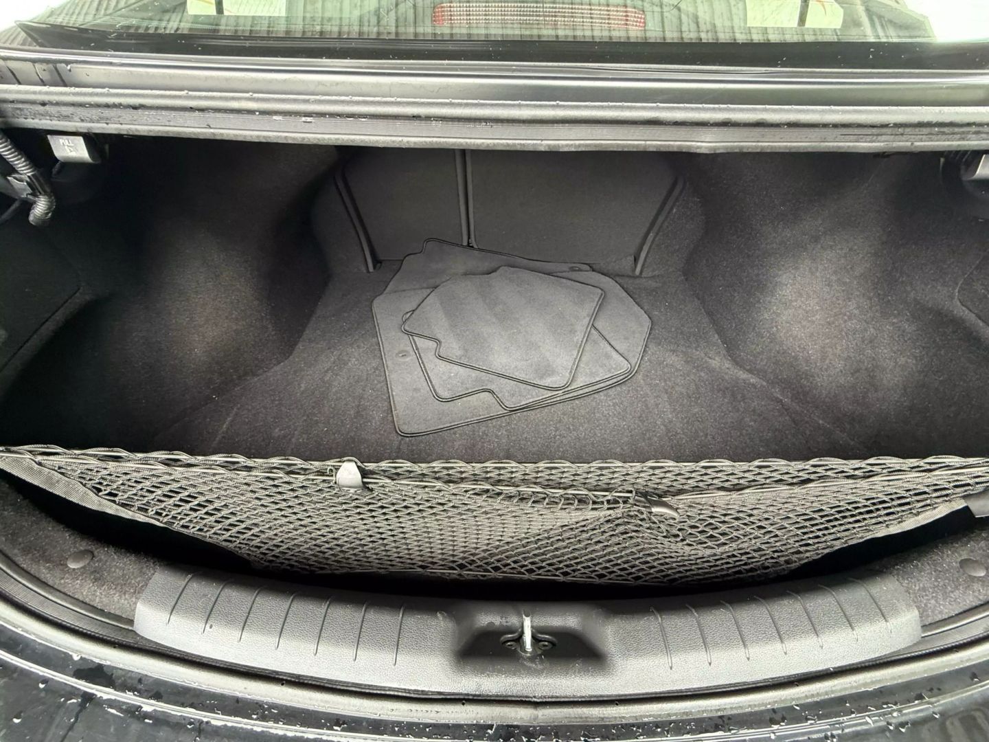 2019 Hyundai Elantra - Image 20