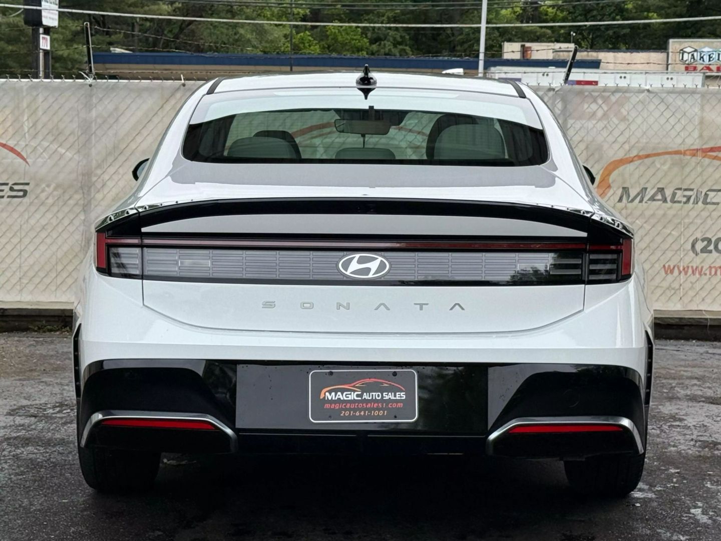 2025 Hyundai Sonata - Image 10