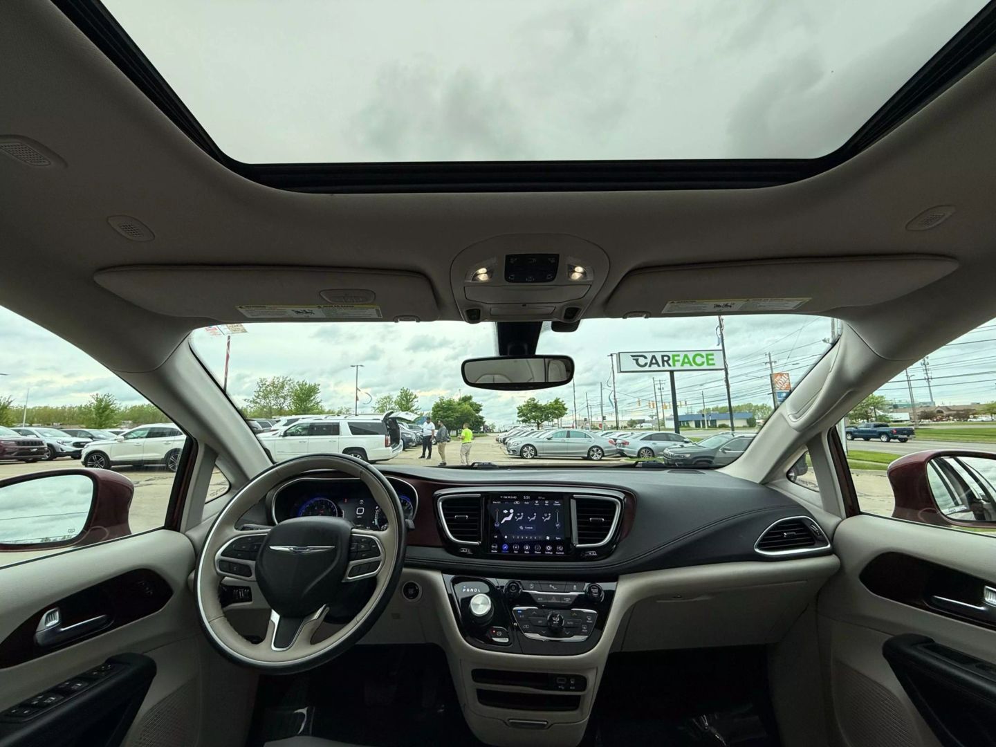 2020 Chrysler Pacifica - Image 33