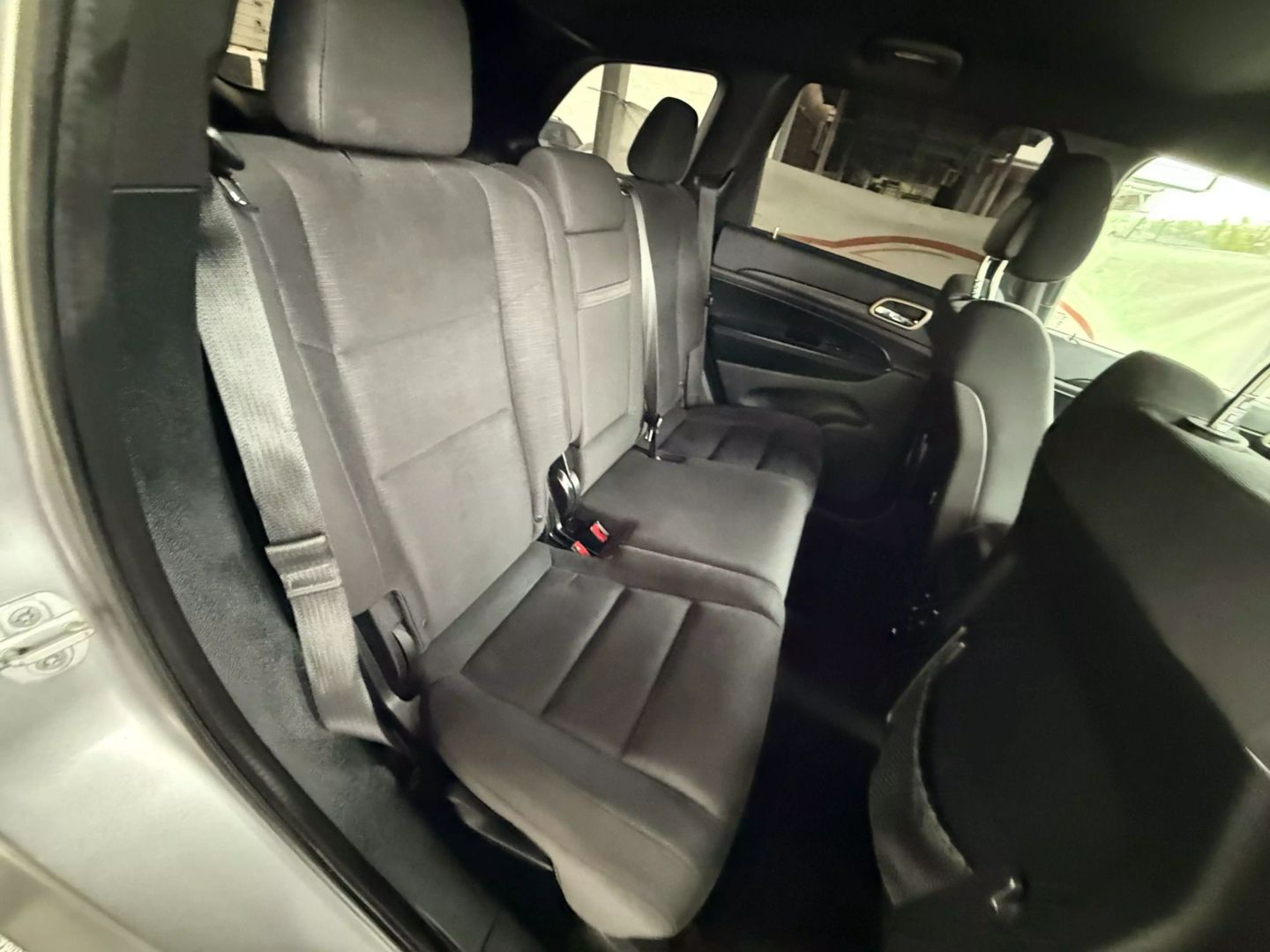 2015 Jeep Grand Cherokee - Image 23
