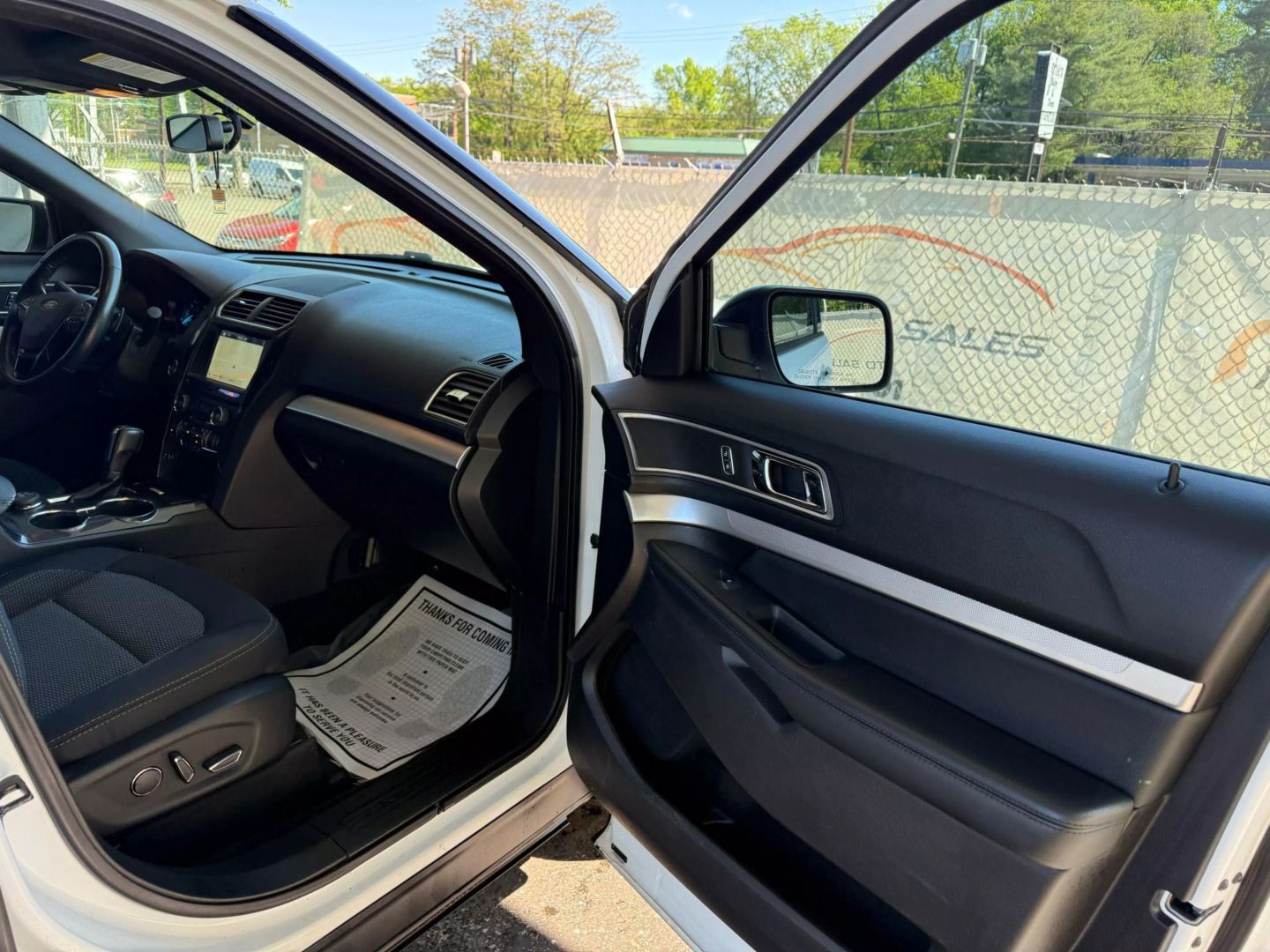 2017 Ford Explorer - Image 25