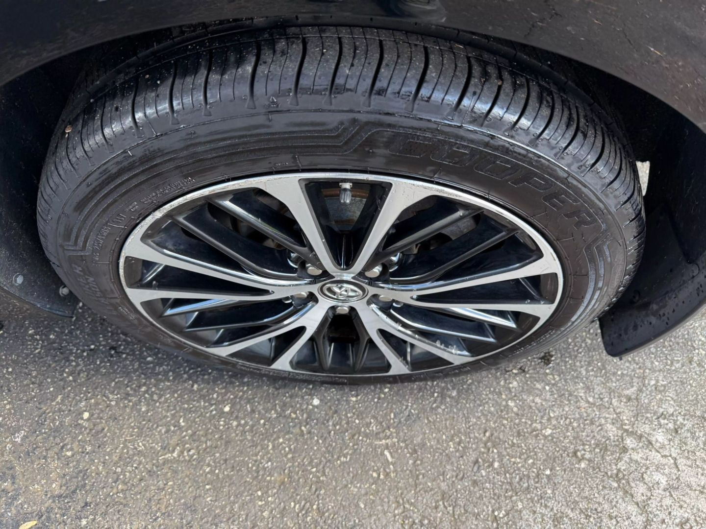 2019 Toyota Camry - Image 39
