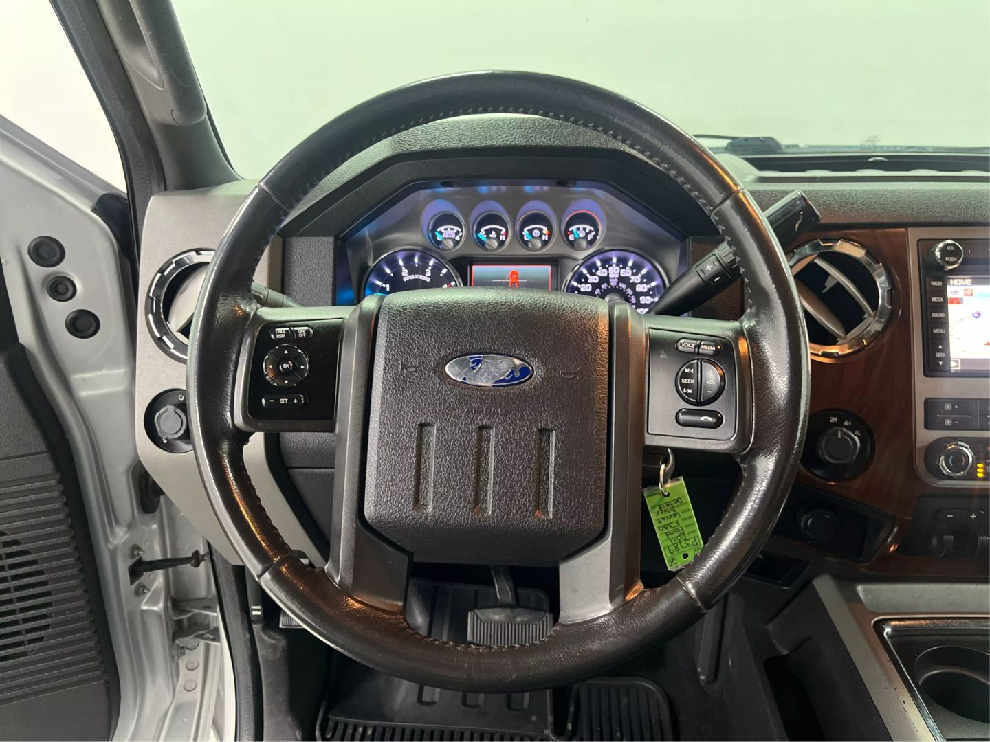 2011 Ford F350 Super Duty Crew Cab - Image 18