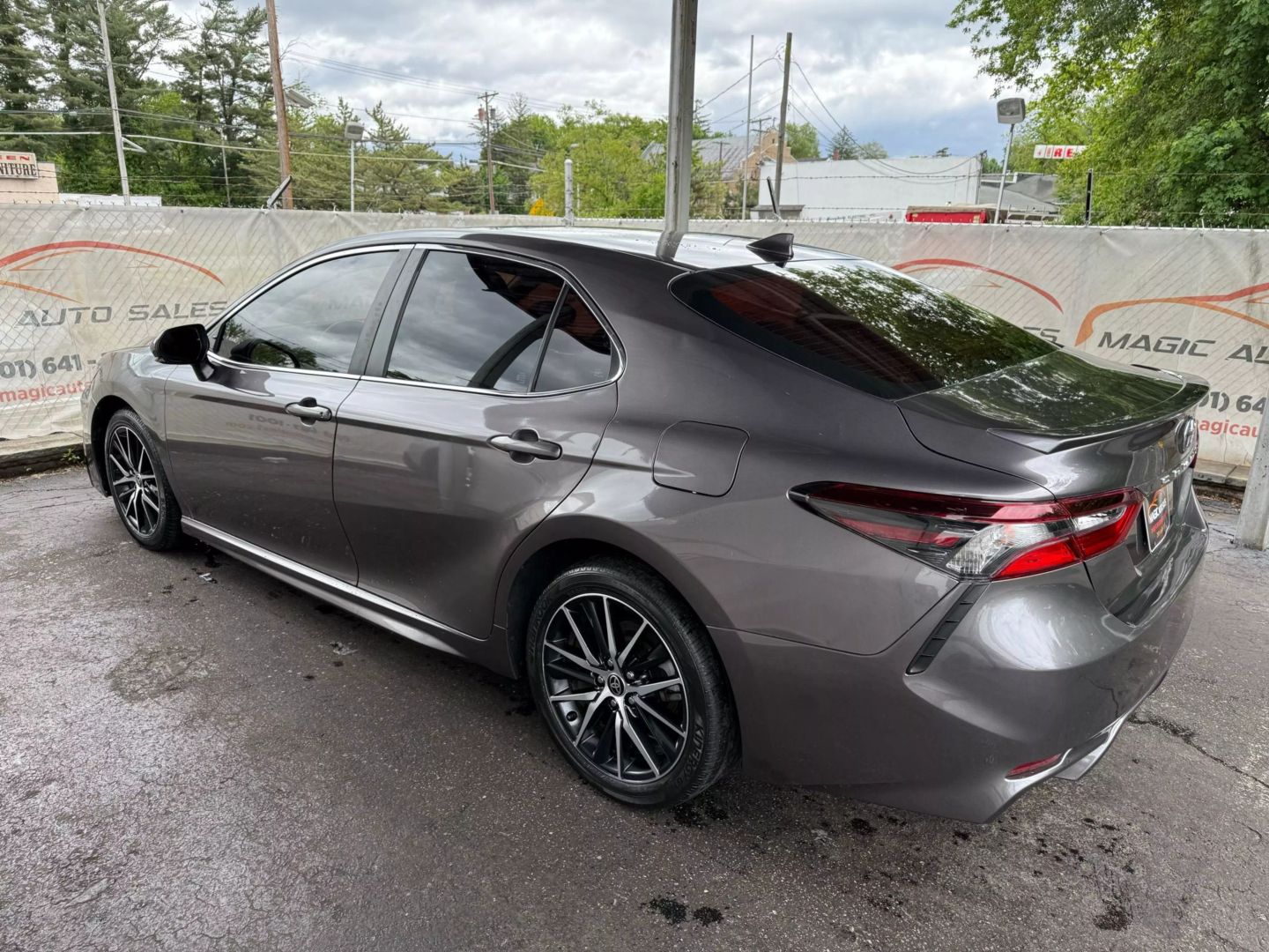 2022 Toyota Camry - Image 12