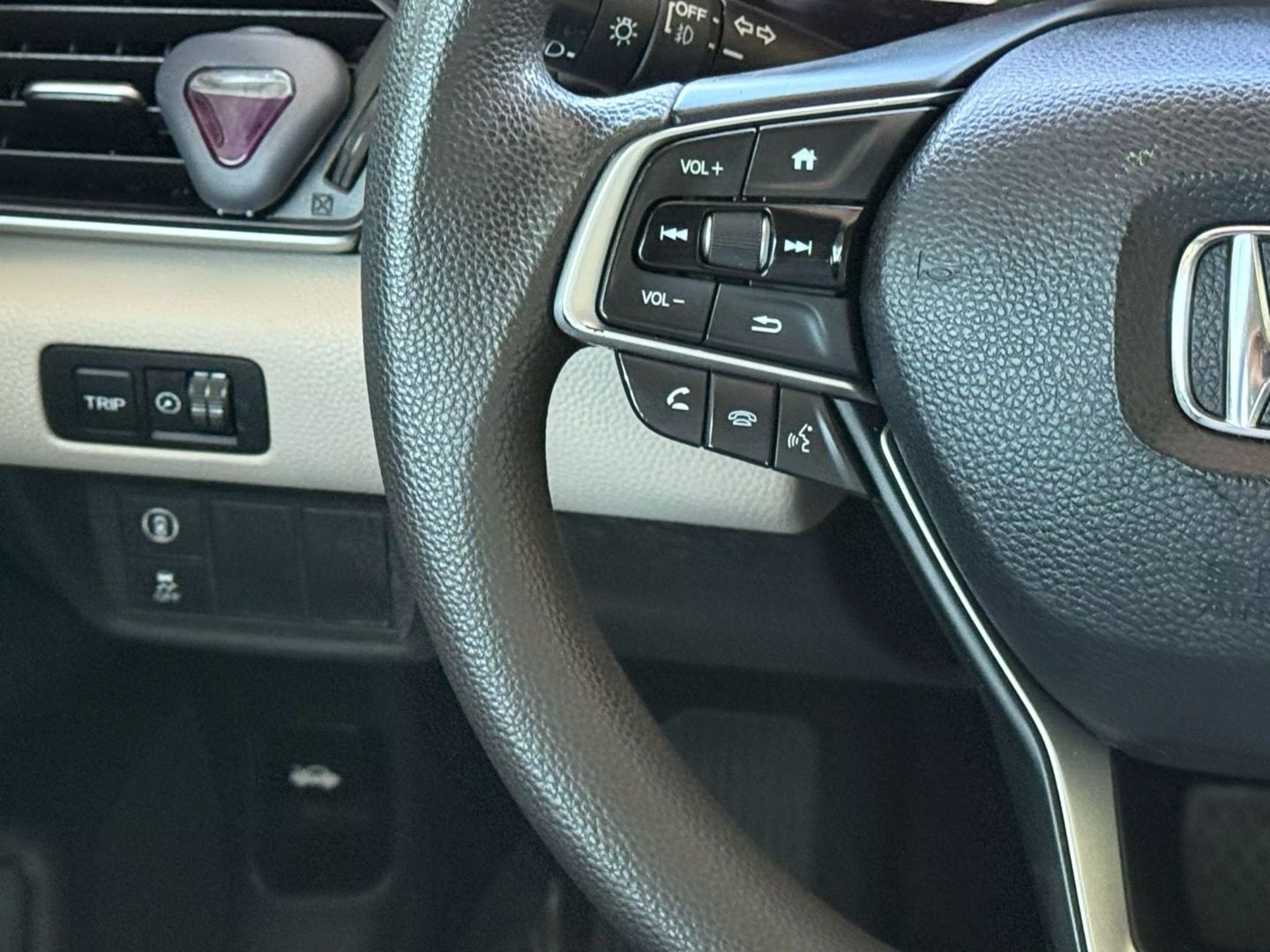 2018 Honda Accord - Image 33