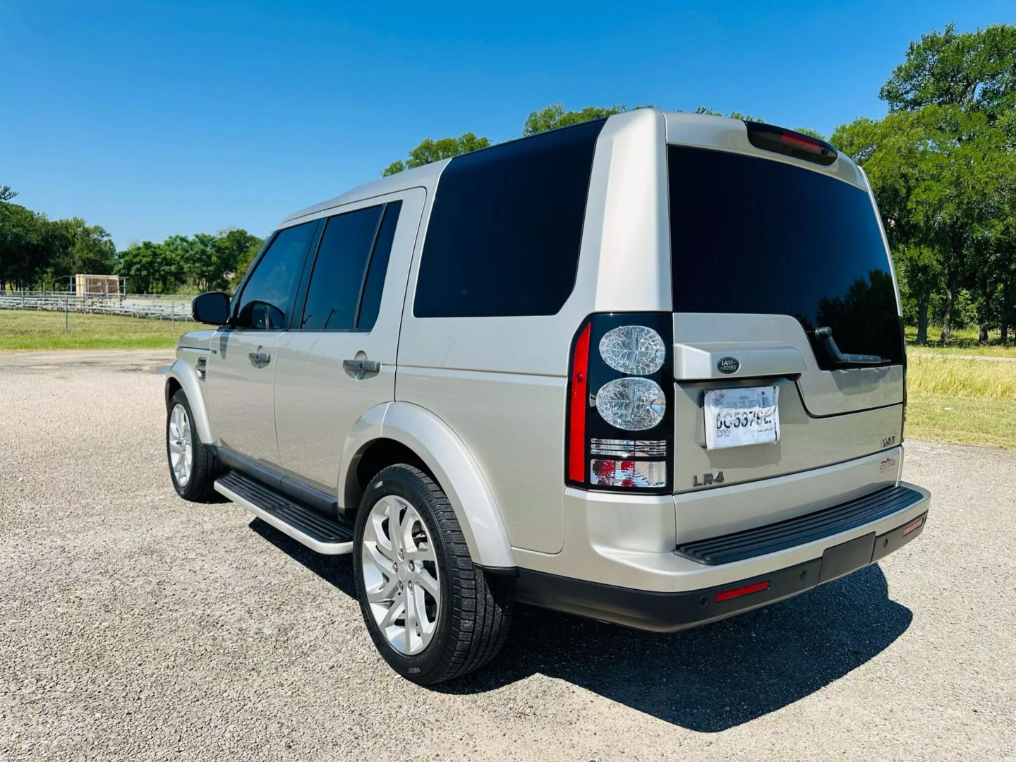 2016 Land Rover Lr4 - Image 8