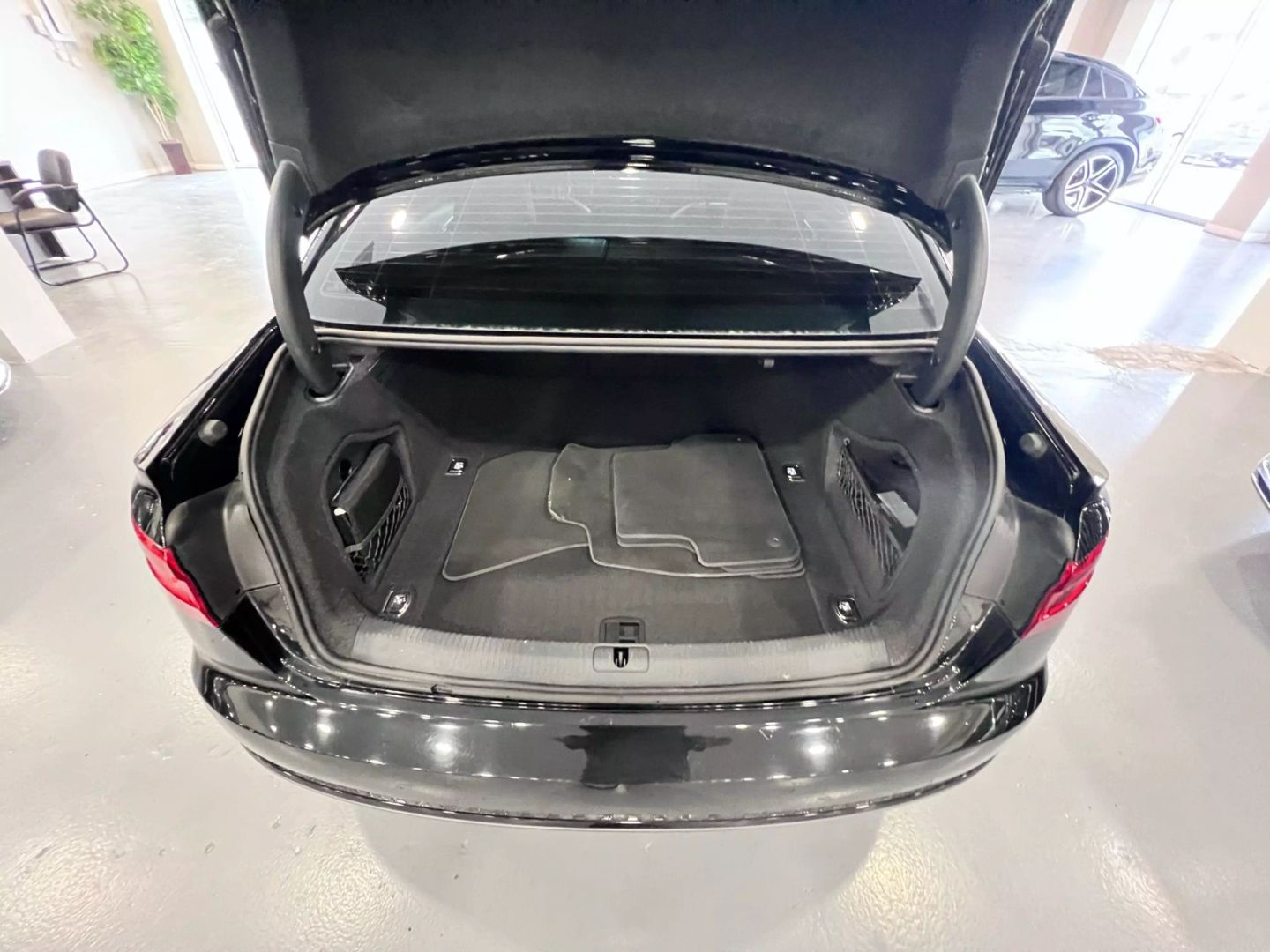 2018 Audi A4 Ultra Premium Plus Sedan 4d - Image 23