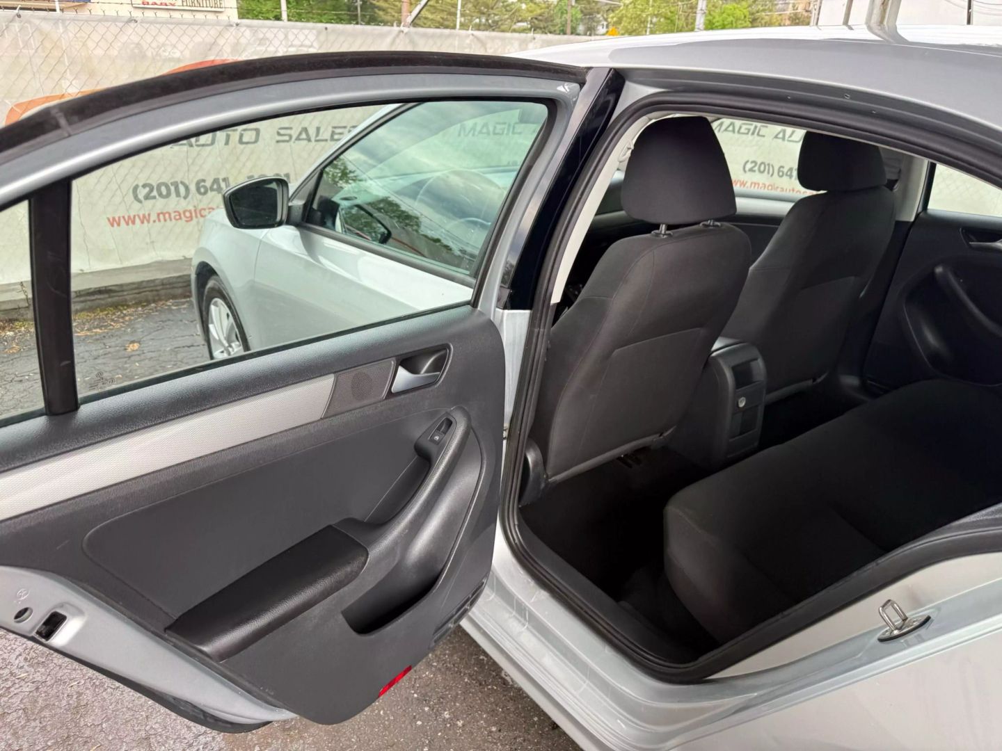 2015 Volkswagen Jetta - Image 17