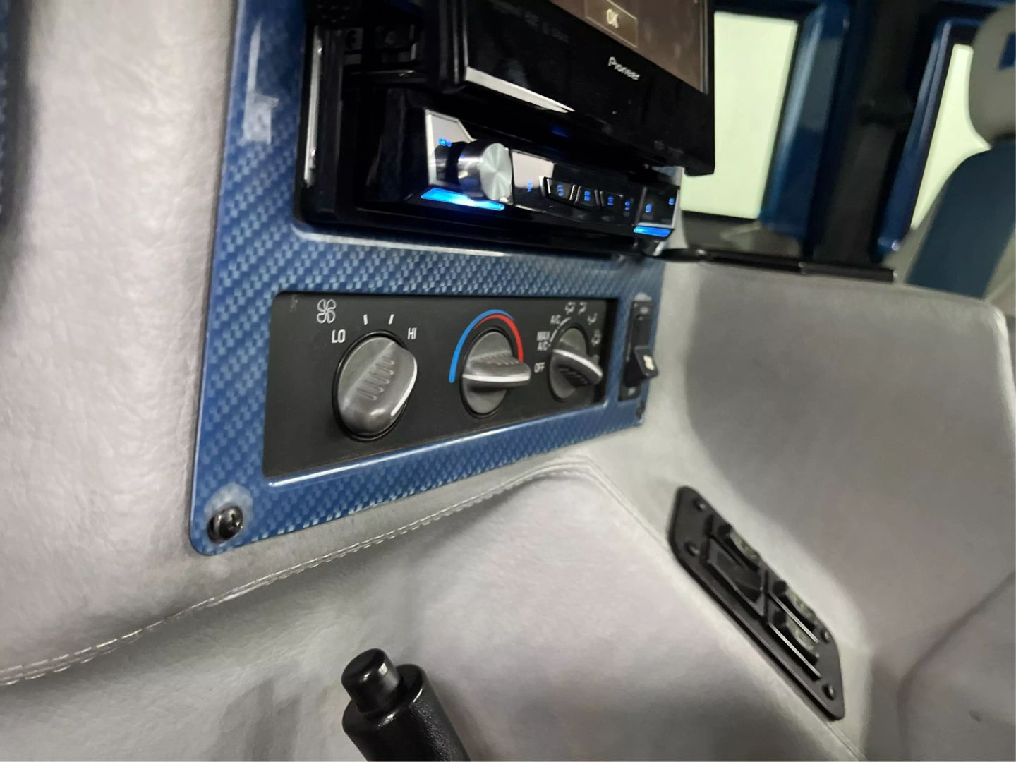 1996 Hummer H1 - Image 28