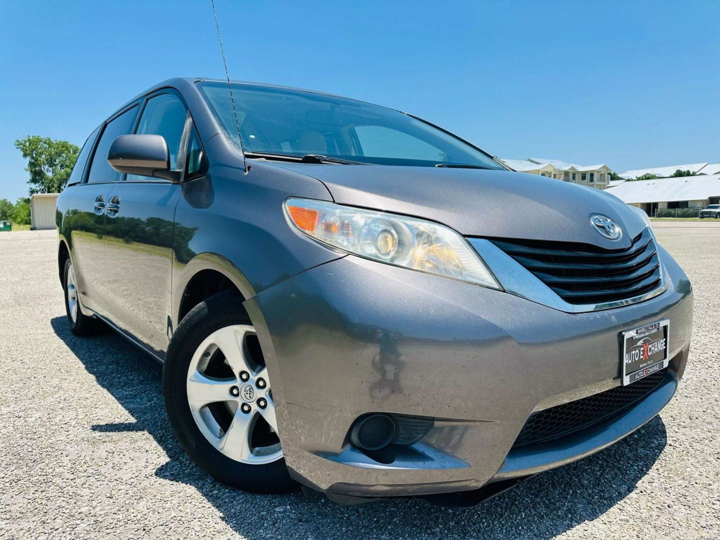 2014 Toyota Sienna - Image 4