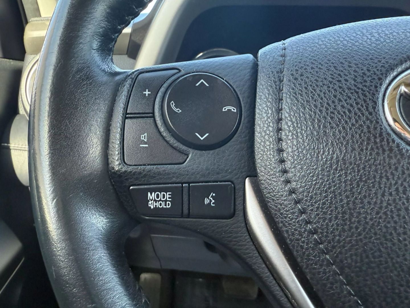 2016 Toyota Rav4 - Image 32