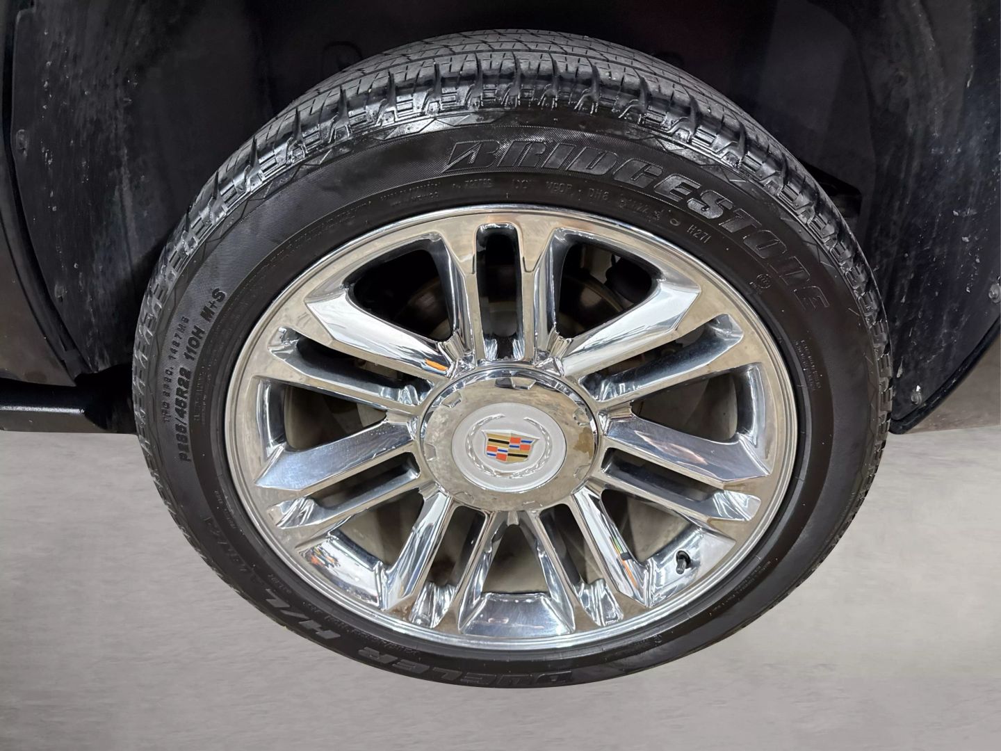 2013 Cadillac Escalade - Image 17