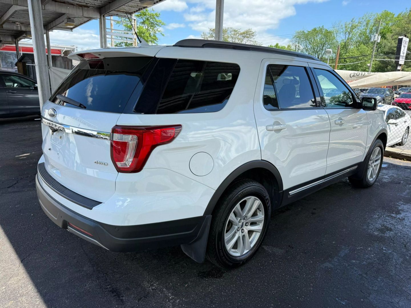 2019 Ford Explorer - Image 12