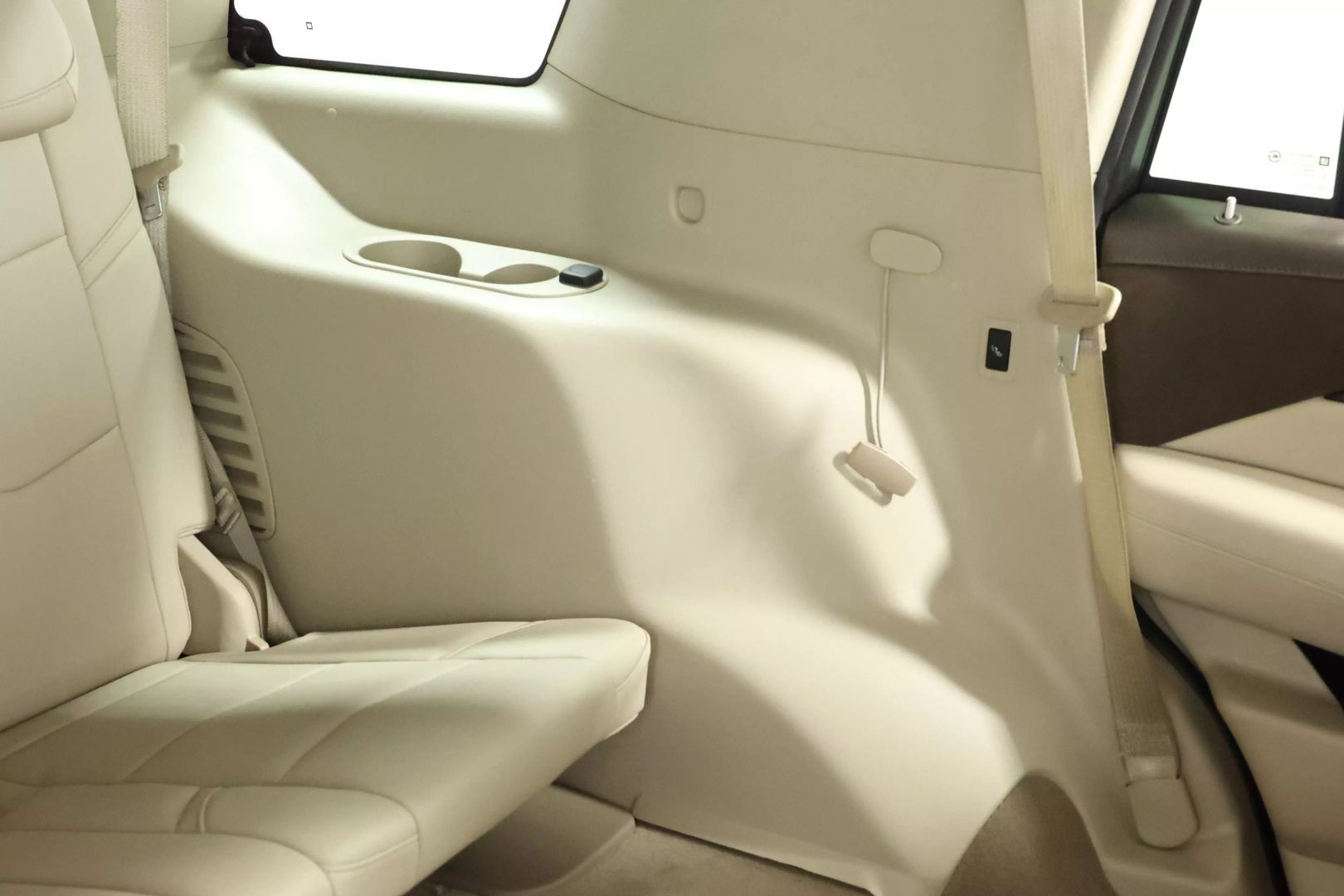 2017 Cadillac Escalade - Image 79