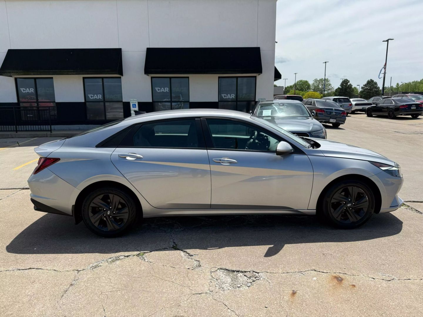 2021 Hyundai Elantra - Image 15