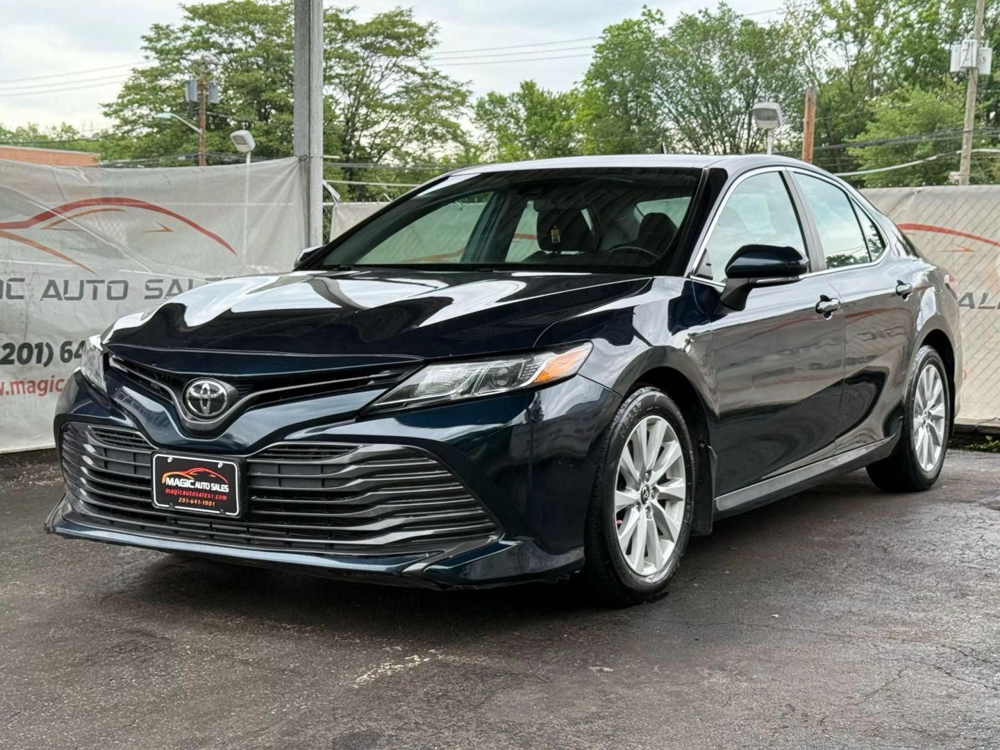 2019 Toyota Camry - Image 3
