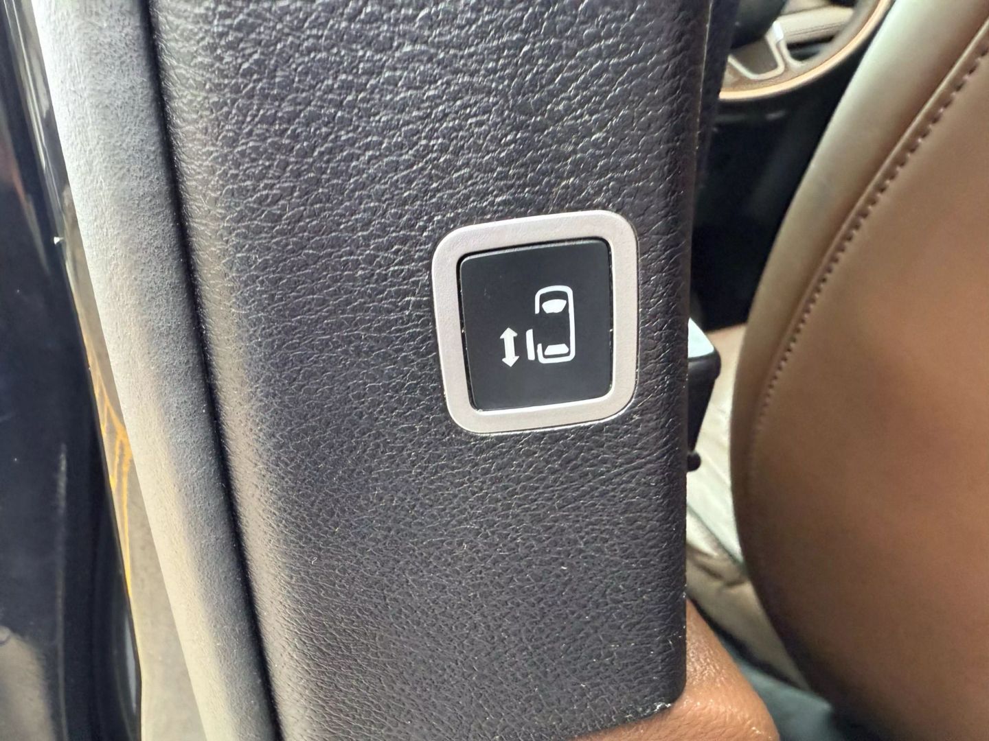 2017 Chrysler Pacifica - Image 23