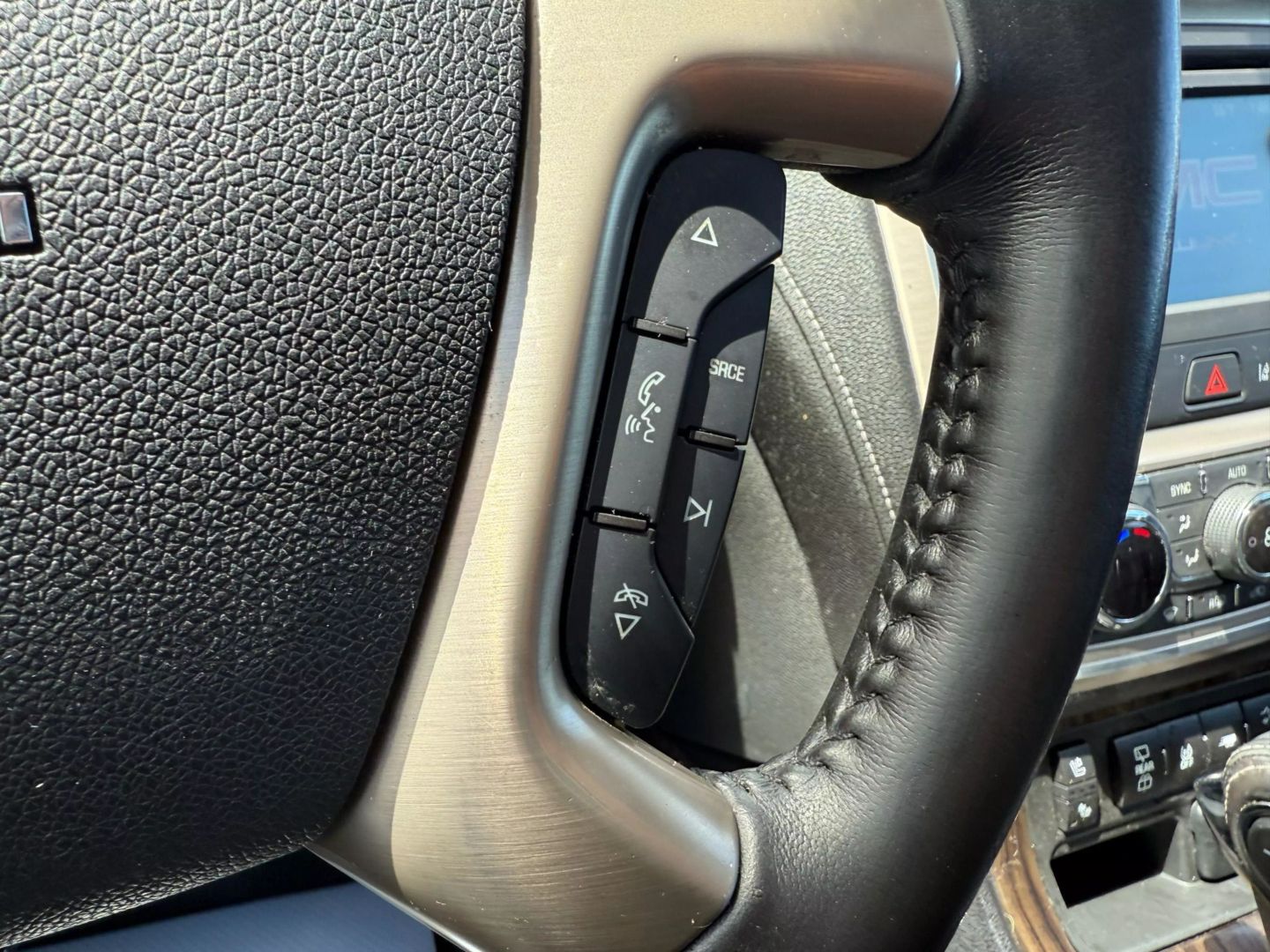 2016 Gmc Acadia - Image 33