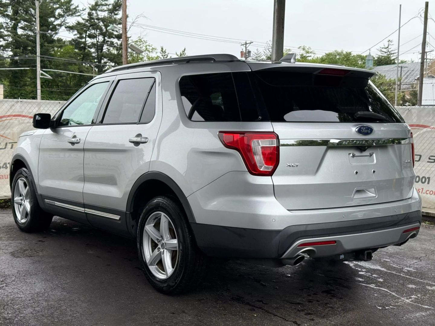 2016 Ford Explorer - Image 11