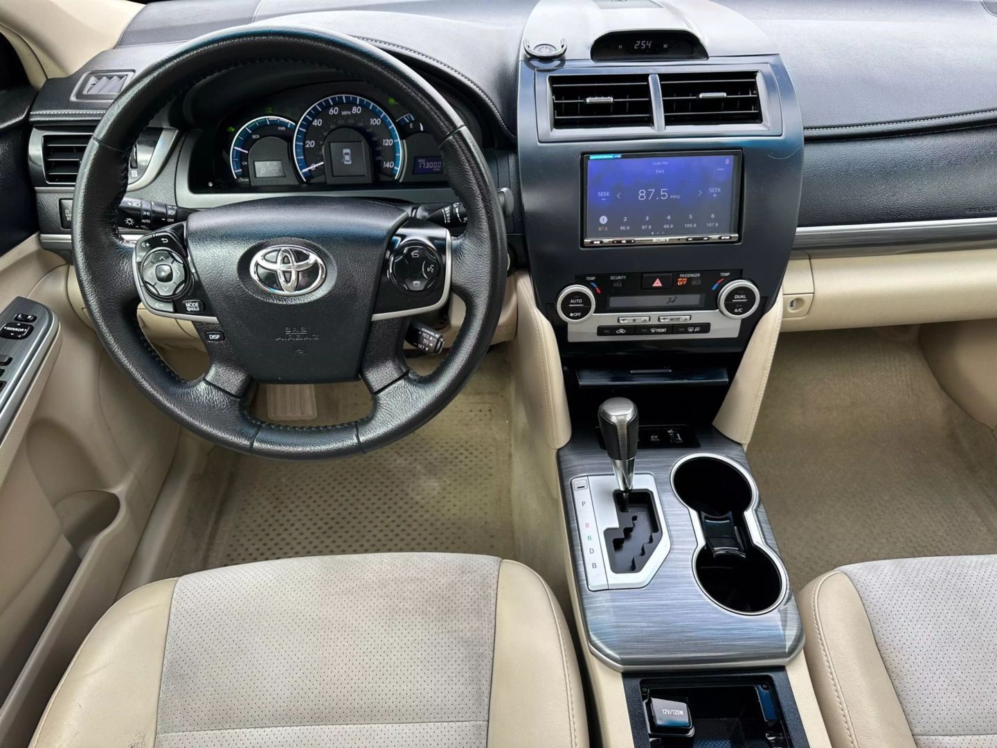 2012 Toyota Camry - Image 25