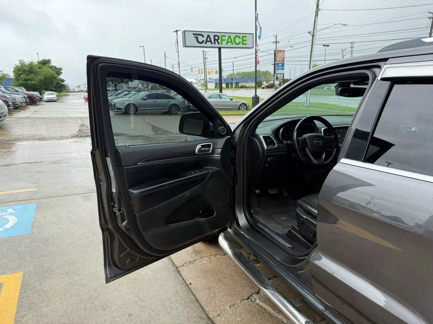 2018 Jeep Grand Cherokee - Image 18
