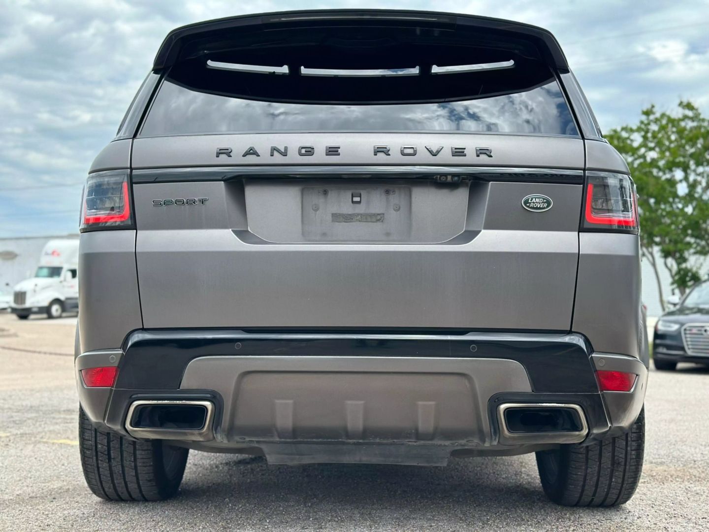 2018 Land Rover Range Rover Sport - Image 11