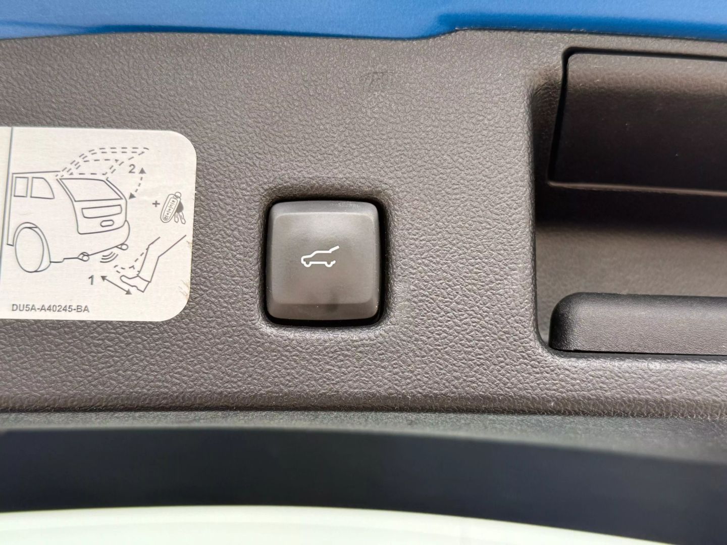 2020 Ford Escape - Image 13