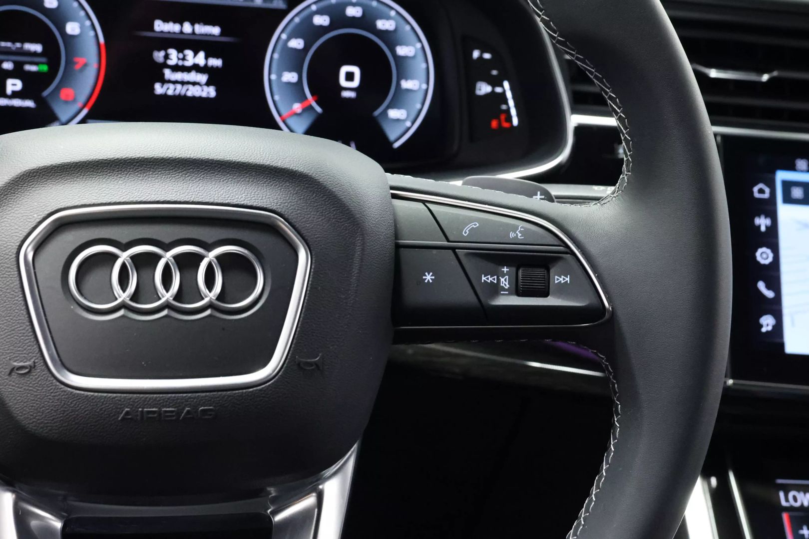 2025 Audi Q8 - Image 26