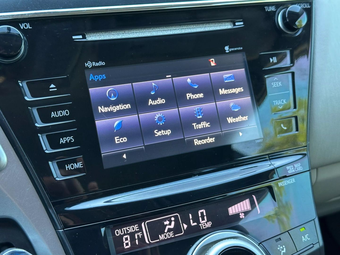 2015 Toyota Prius V - Image 32