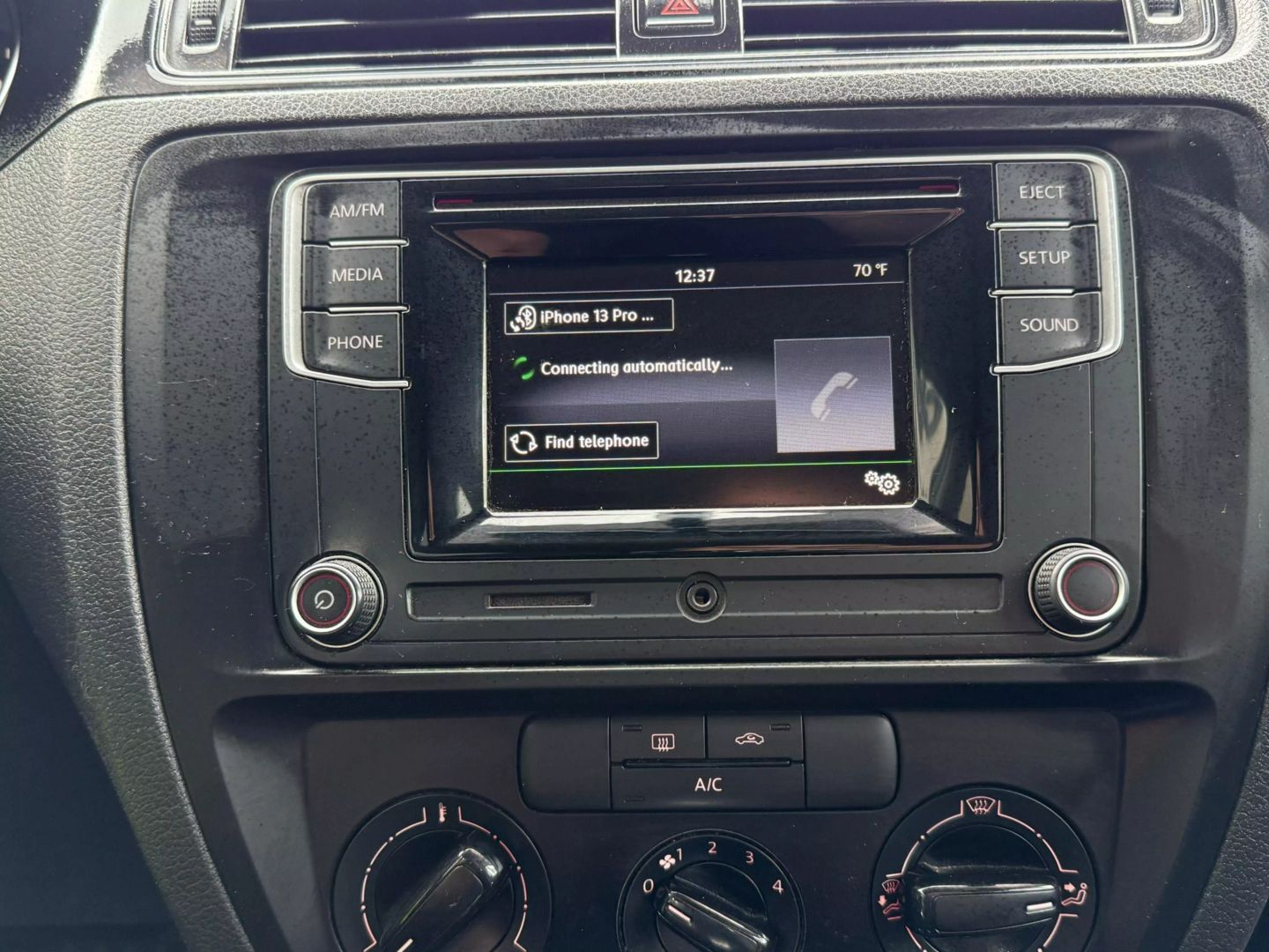 2016 Volkswagen Jetta - Image 32