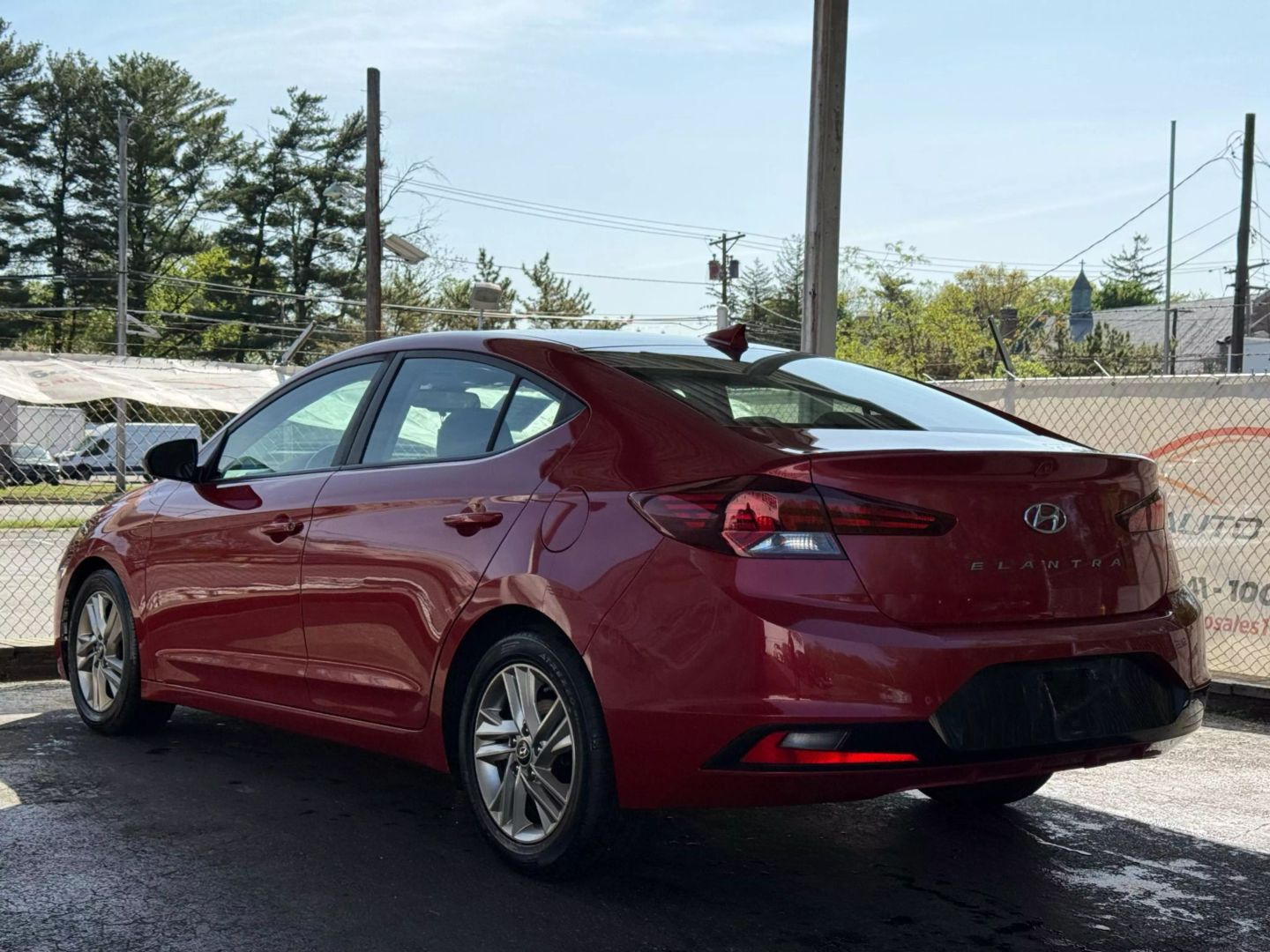 2019 Hyundai Elantra - Image 9
