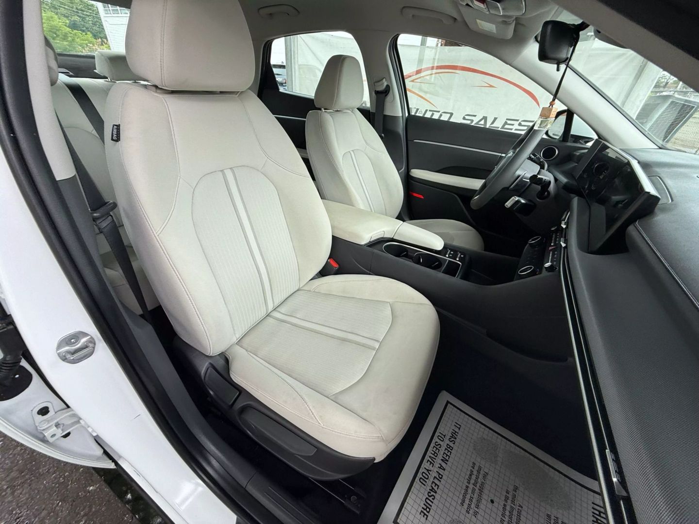2025 Hyundai Sonata - Image 26