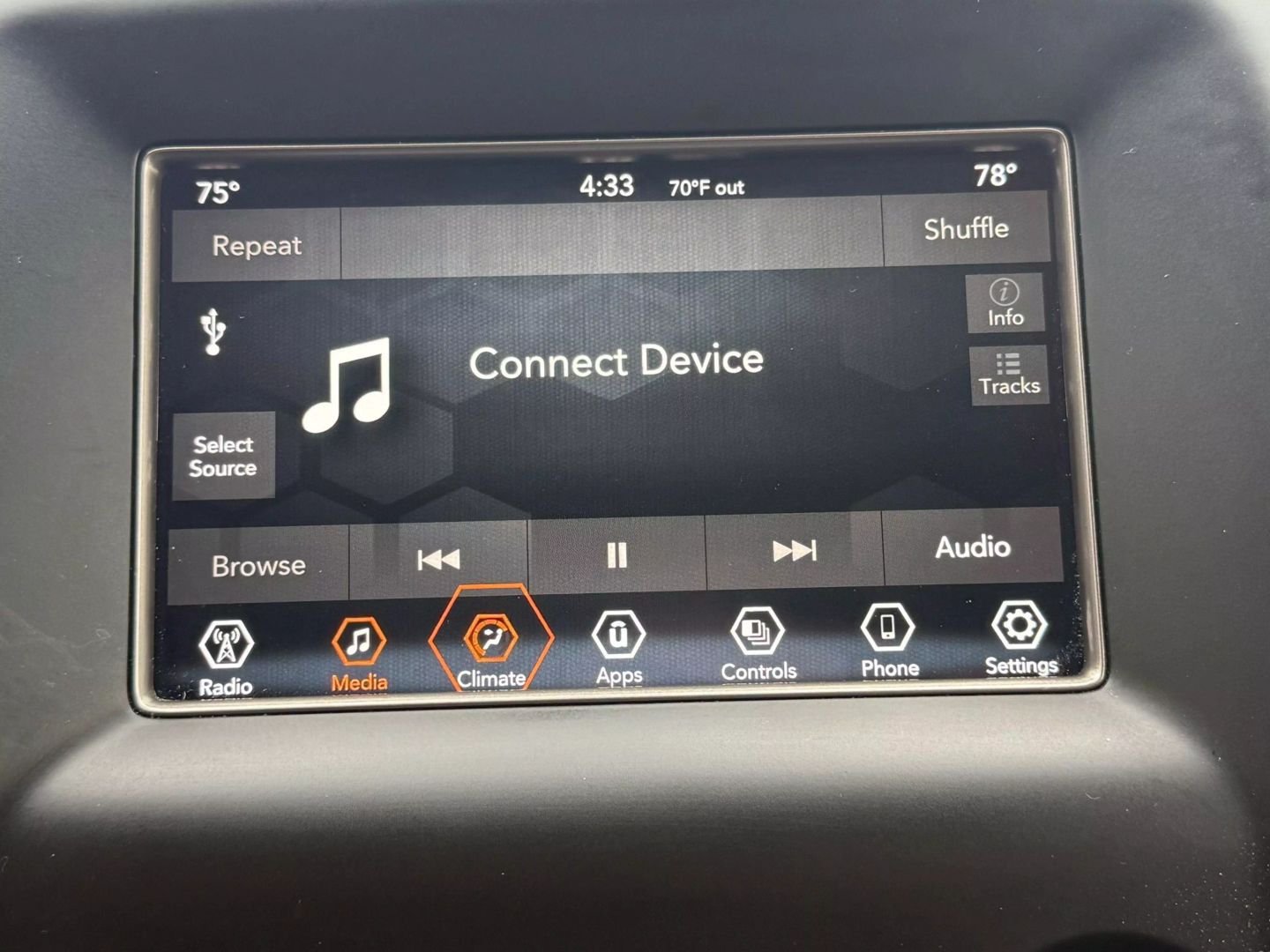 2021 Jeep Grand Cherokee - Image 34