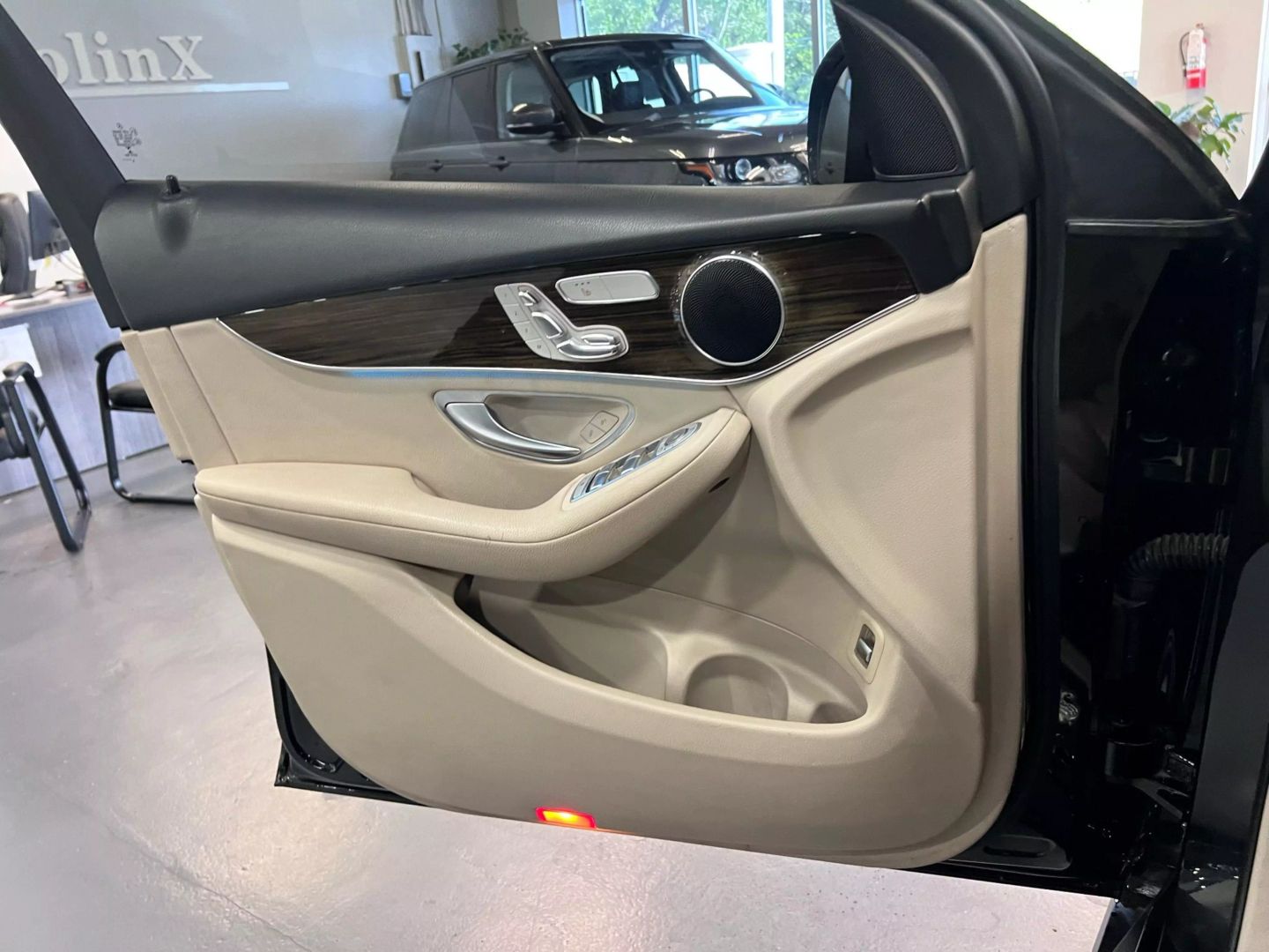 2019 Mercedes-benz Glc Glc 300 Sport Utility 4d - Image 18