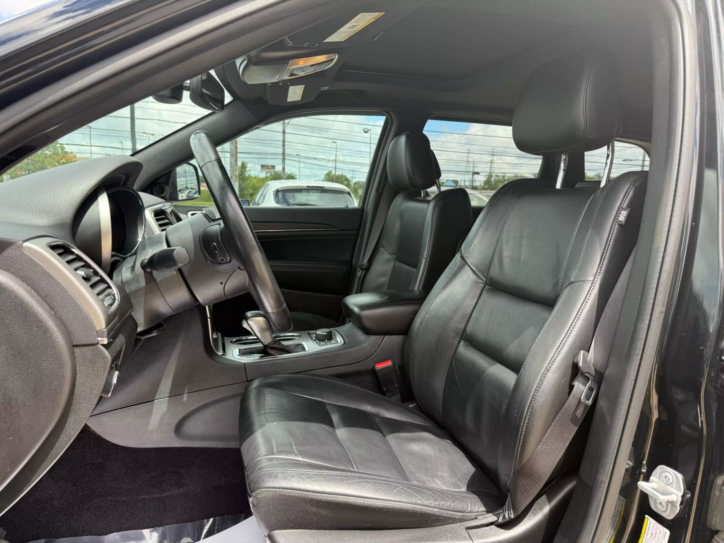 2018 Jeep Grand Cherokee - Image 19
